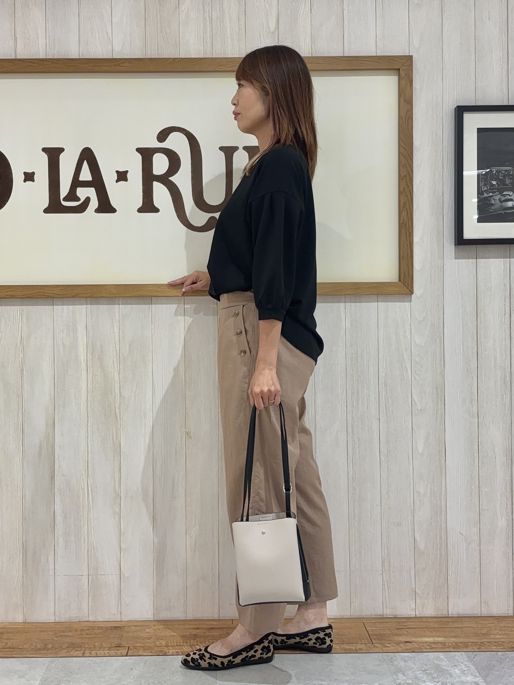 みきぽんさんの「SHOO･LA･RUE｜【着丈選べる/2点セット/S-LL/洗濯機可】ネックレス付き 着心地さらり7分袖ブラウス」を使ったコーディネート