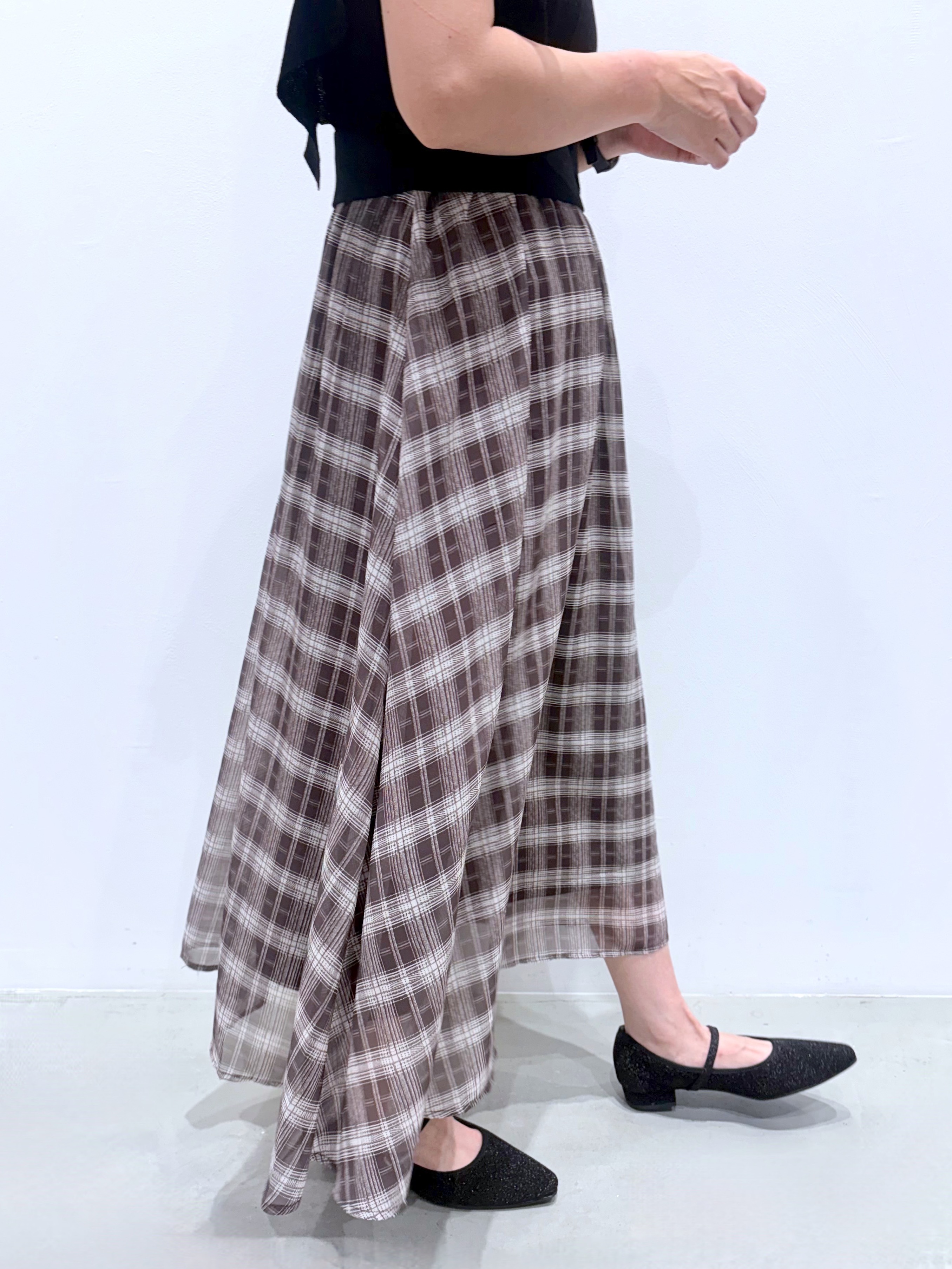 ＷＡさんの「grove｜【低身長さんも選べる着丈・洗濯機◎】1枚で華やか 肩フリルニットドッキングワンピース」を使ったコーディネート