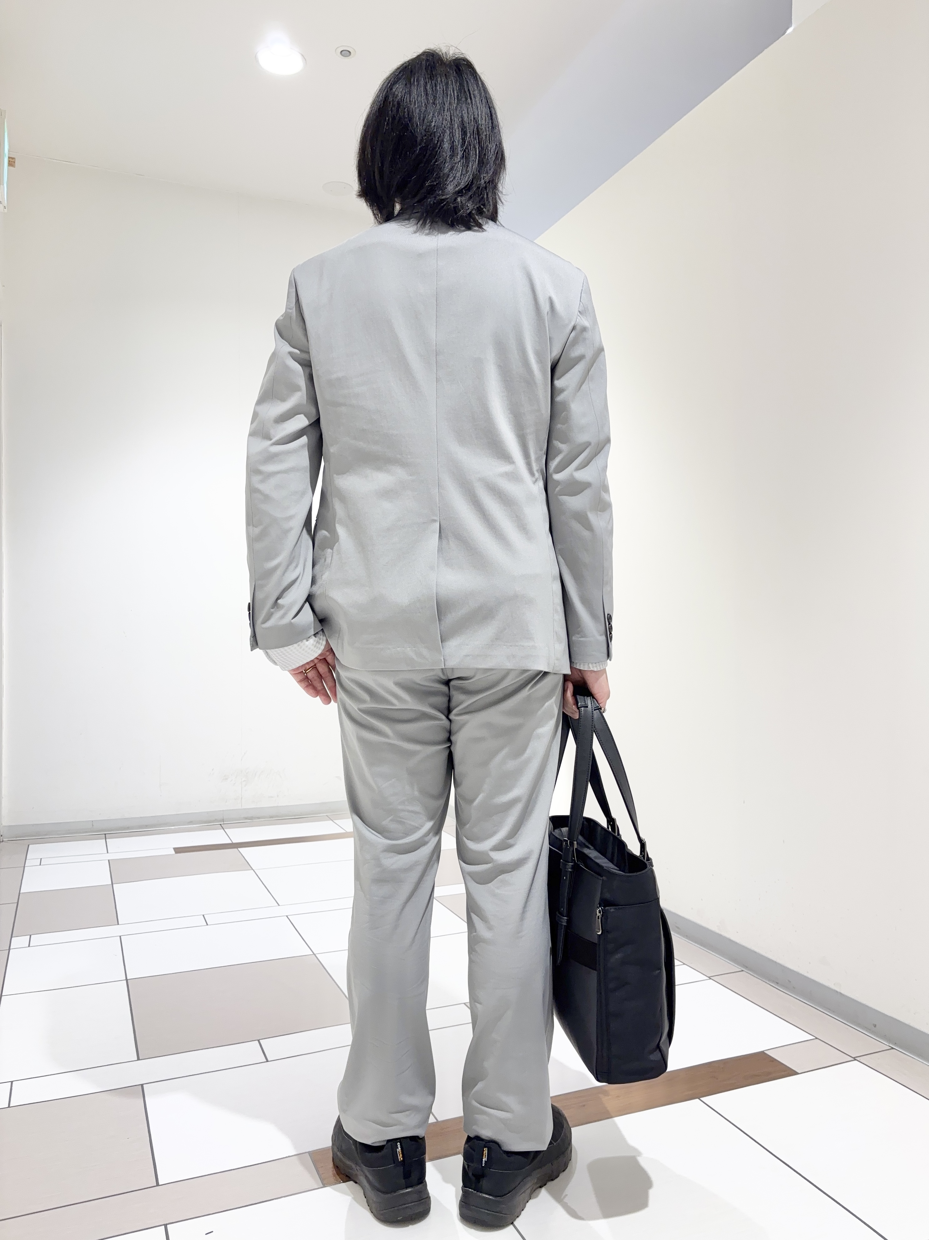 及川さんの「TAKEO KIKUCHI｜【360&deg;ストレッチ／軽量】None Of Stress ライト ジャケット（セットアップ対応）」を使ったコーディネート
