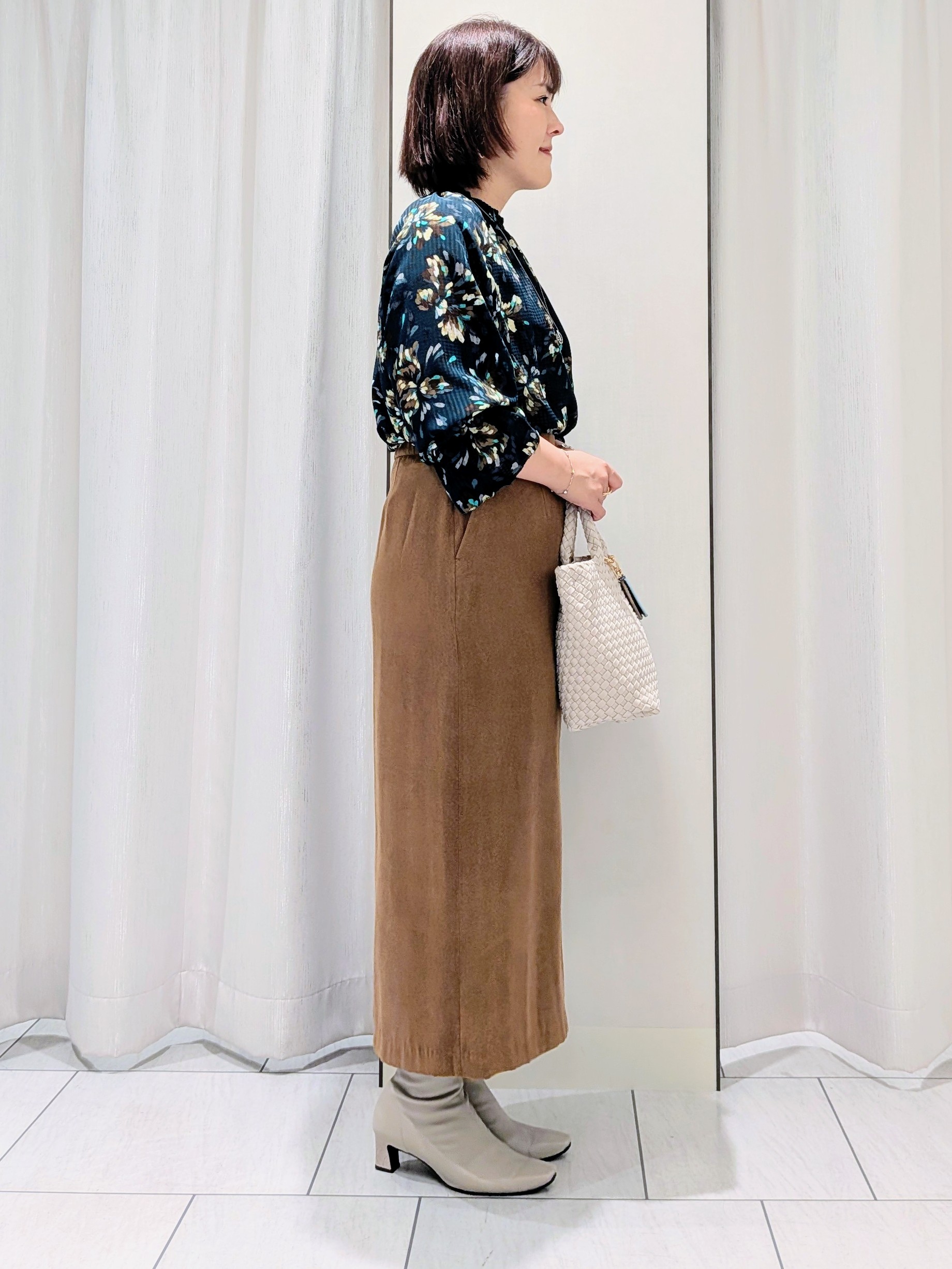Onumaさんの「UNTITLED｜【秋映え/花柄】フラワープリントブラウス」を使ったコーディネート