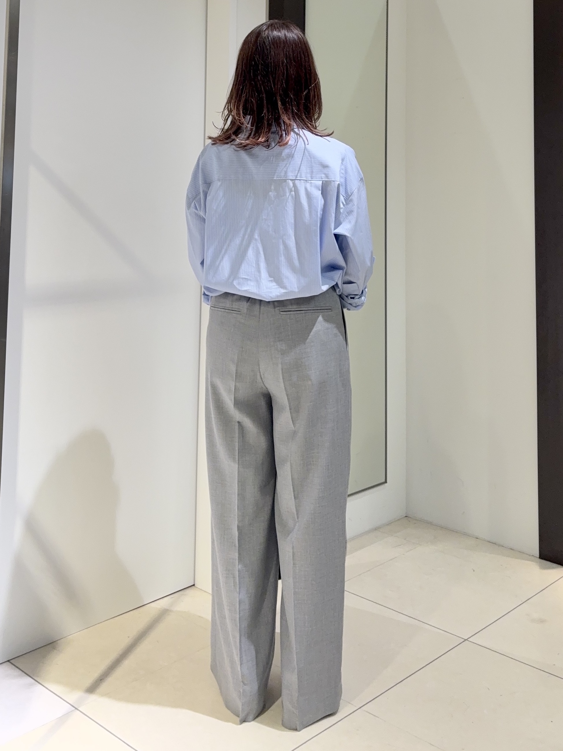 tomoさんの「UNTITLED｜【6色色展開/コットン100】カラーベーシックシャツ」を使ったコーディネート