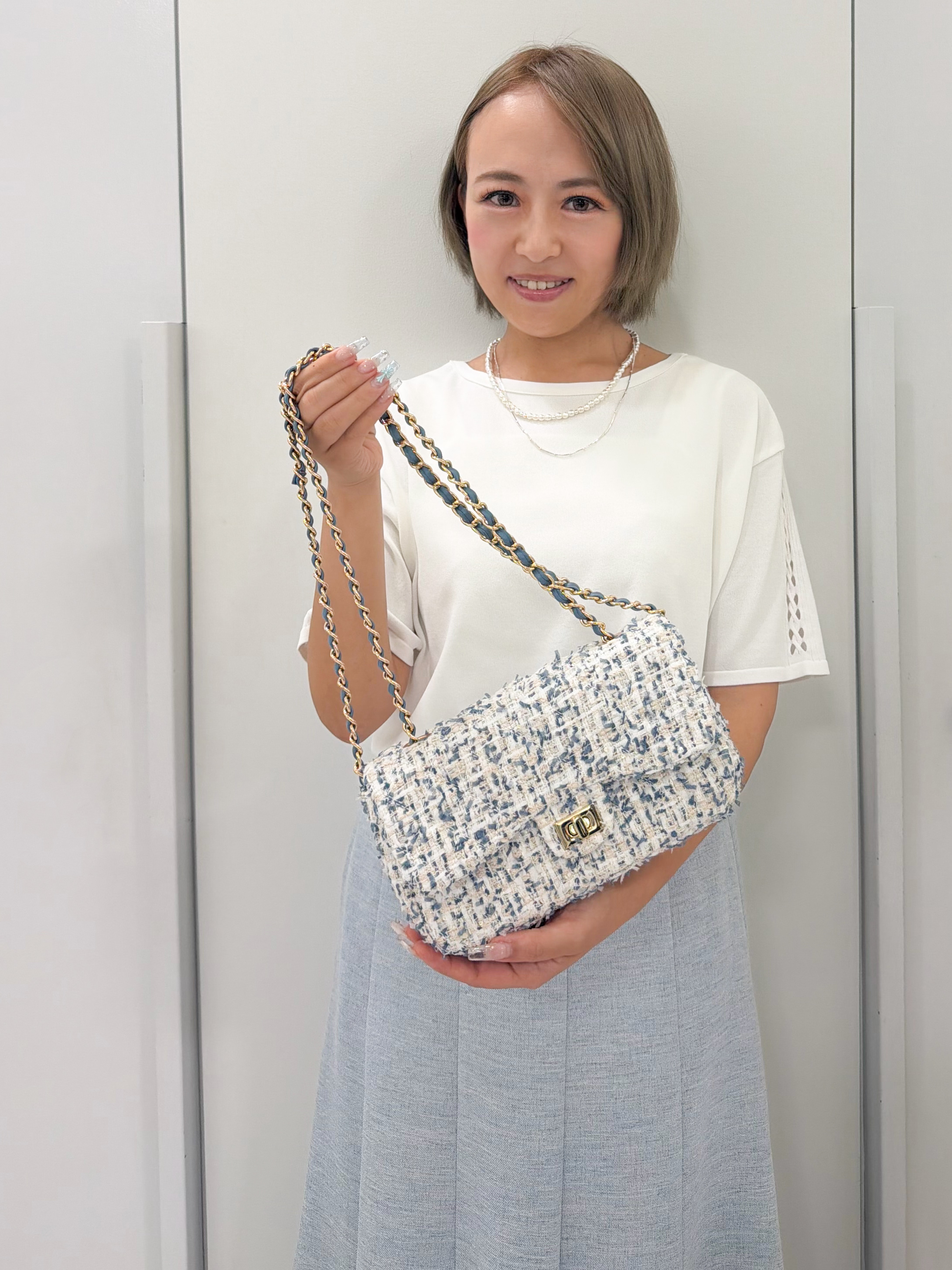 chiiさんの「COUP DE CHANCE｜【手洗い可／日本製／接触冷感】袖クロス編みニット」を使ったコーディネート