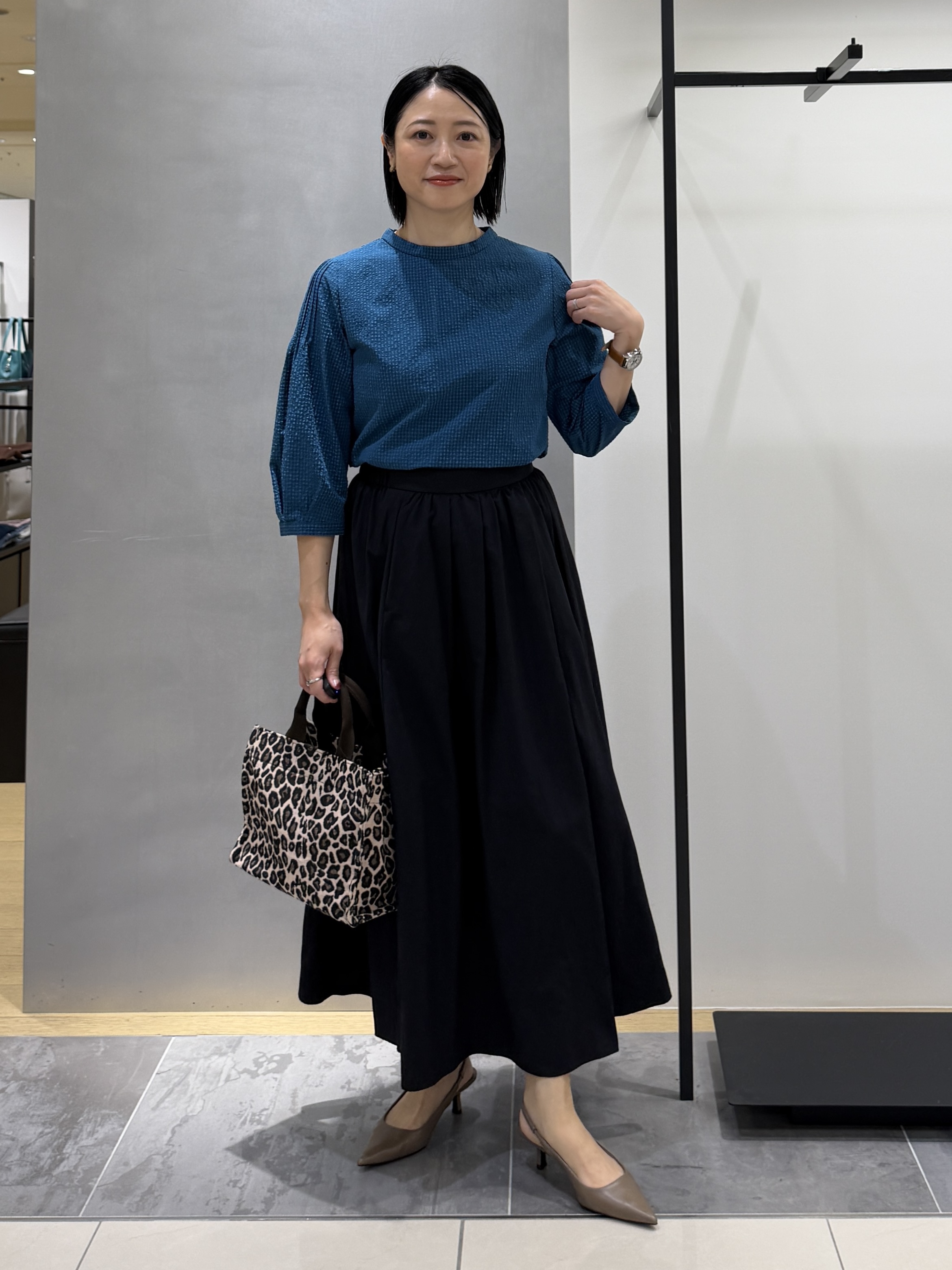 shihoさんの「INDIVI｜【撥水／裏地なし軽量】ギャザーボリュームスカート」を使ったコーディネート