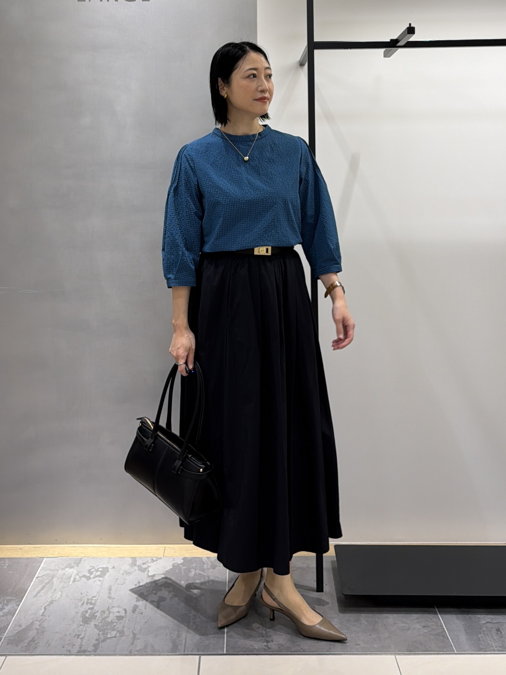 shihoさんの「INDIVI｜【撥水／裏地なし軽量】ギャザーボリュームスカート」を使ったコーディネート