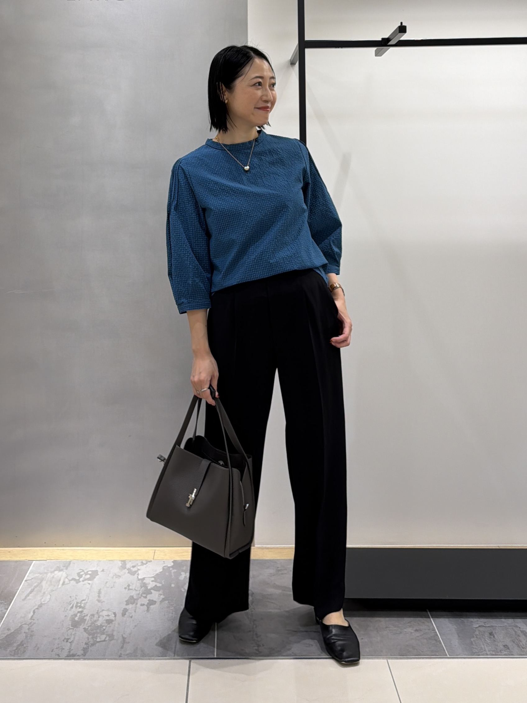 shihoさんの「INDIVI｜【UVケア／吸汗速乾】凹凸素材ミニスタンドトップス」を使ったコーディネート