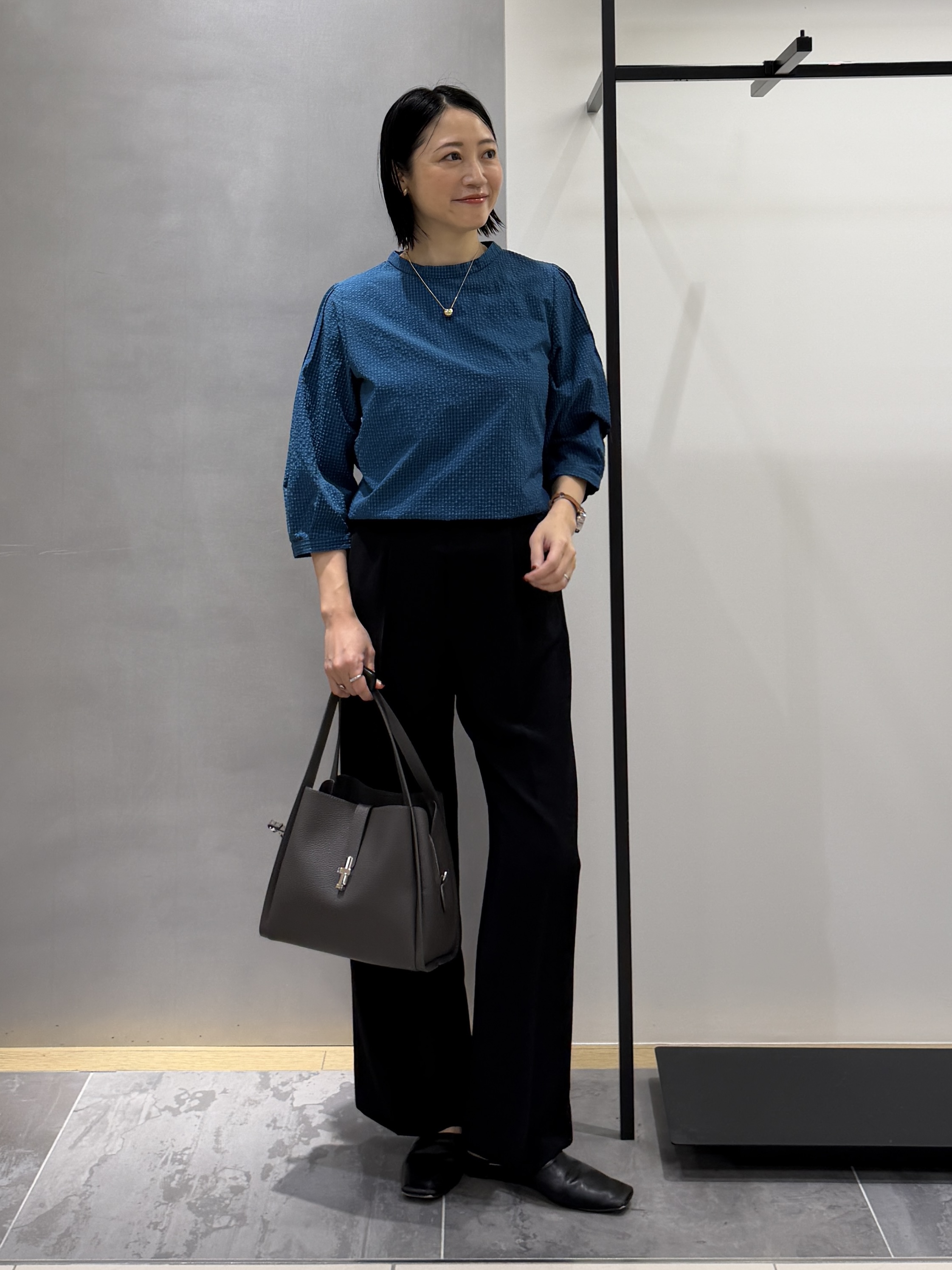 shihoさんの「INDIVI｜【UVケア／吸汗速乾】凹凸素材ミニスタンドトップス」を使ったコーディネート