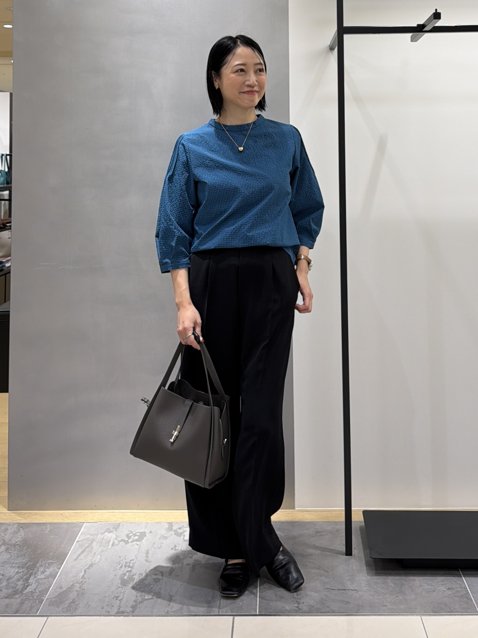 shihoさんの「INDIVI｜【UVケア／吸汗速乾】凹凸素材ミニスタンドトップス」を使ったコーディネート