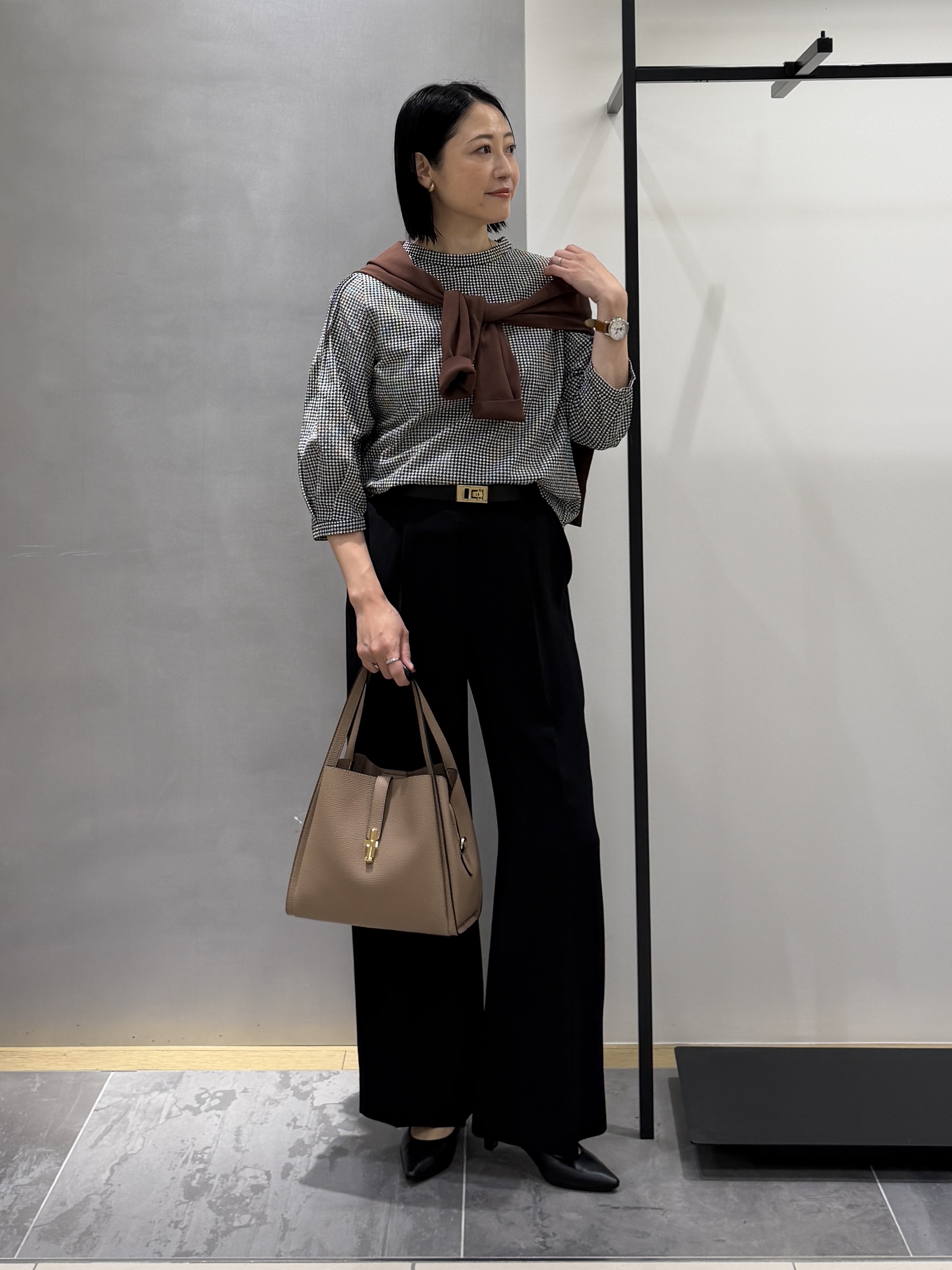 shihoさんの「INDIVI｜【UVケア／吸汗速乾】凹凸素材ミニスタンドトップス」を使ったコーディネート