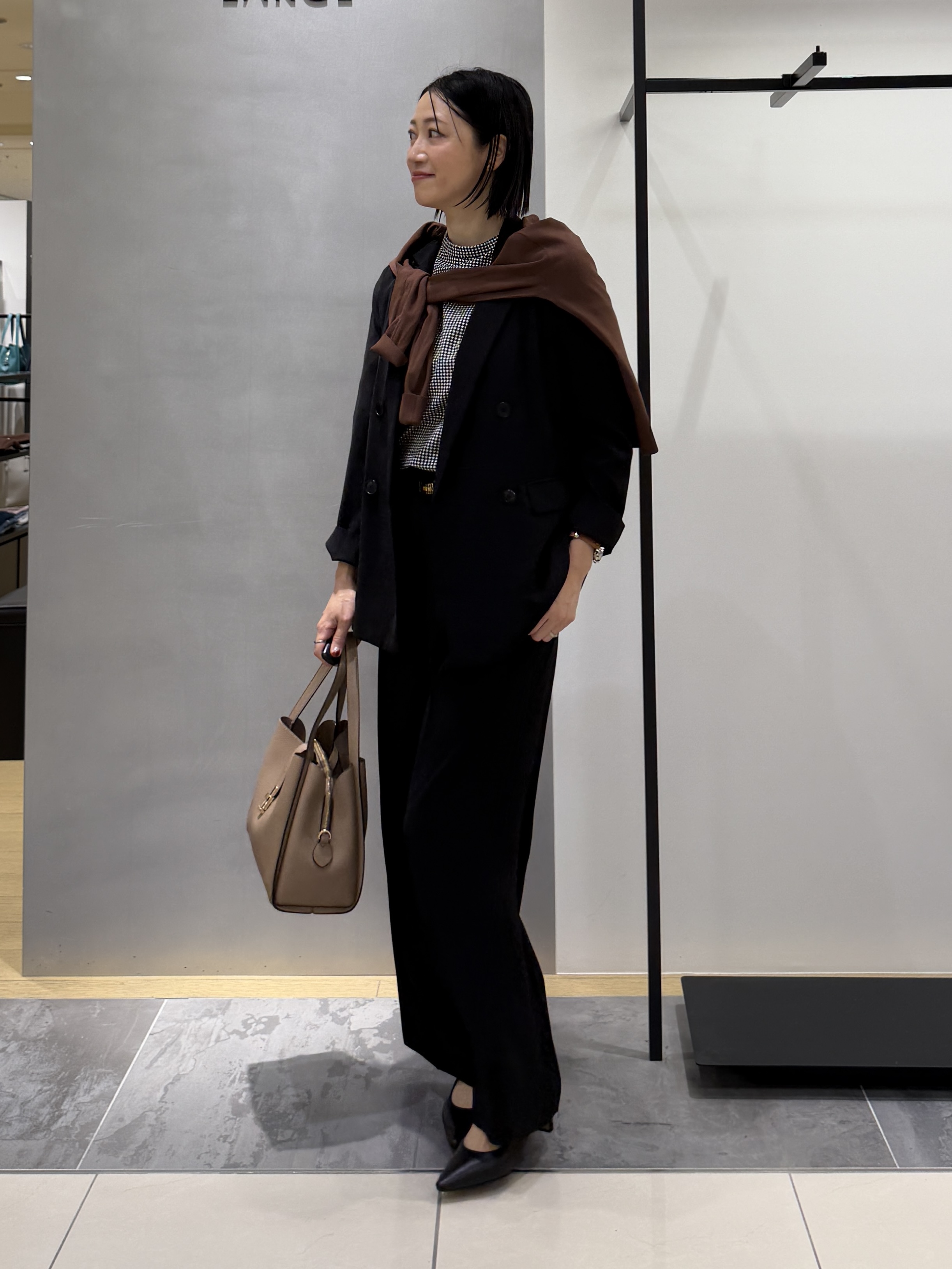 shihoさんの「INDIVI｜【UVケア／吸汗速乾】凹凸素材ミニスタンドトップス」を使ったコーディネート