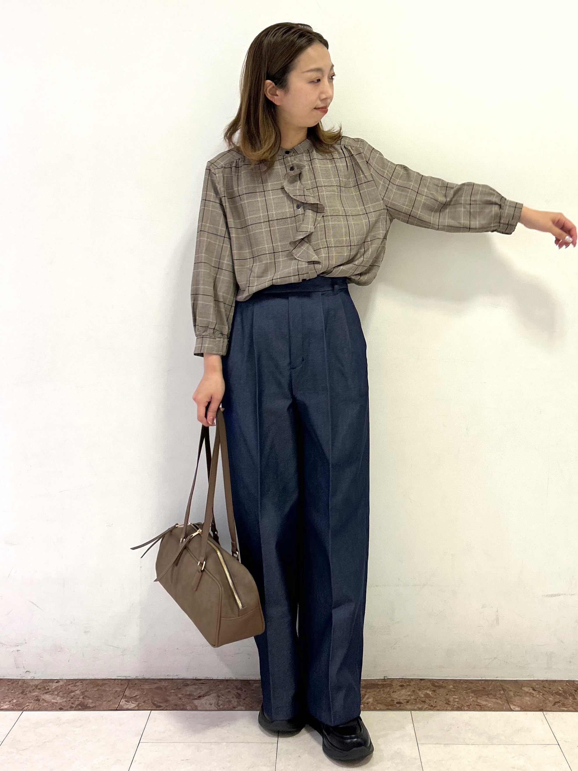 madokaさんの「OPAQUE.CLIP｜チェック柄フリルブラウス【洗濯機OK】」を使ったコーディネート