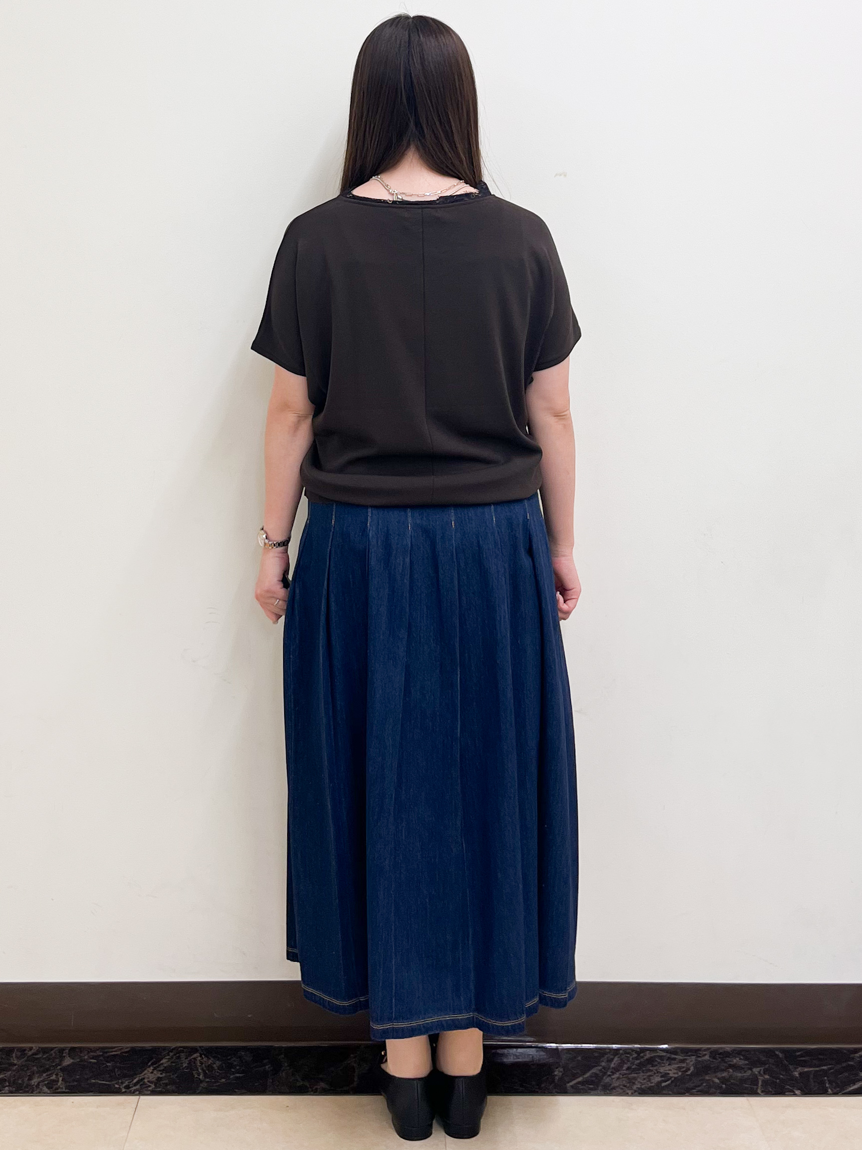 mikikoさんの「Reflect｜【二の腕カバー／手洗い可】ネックレース フレンチスリーブニット」を使ったコーディネート