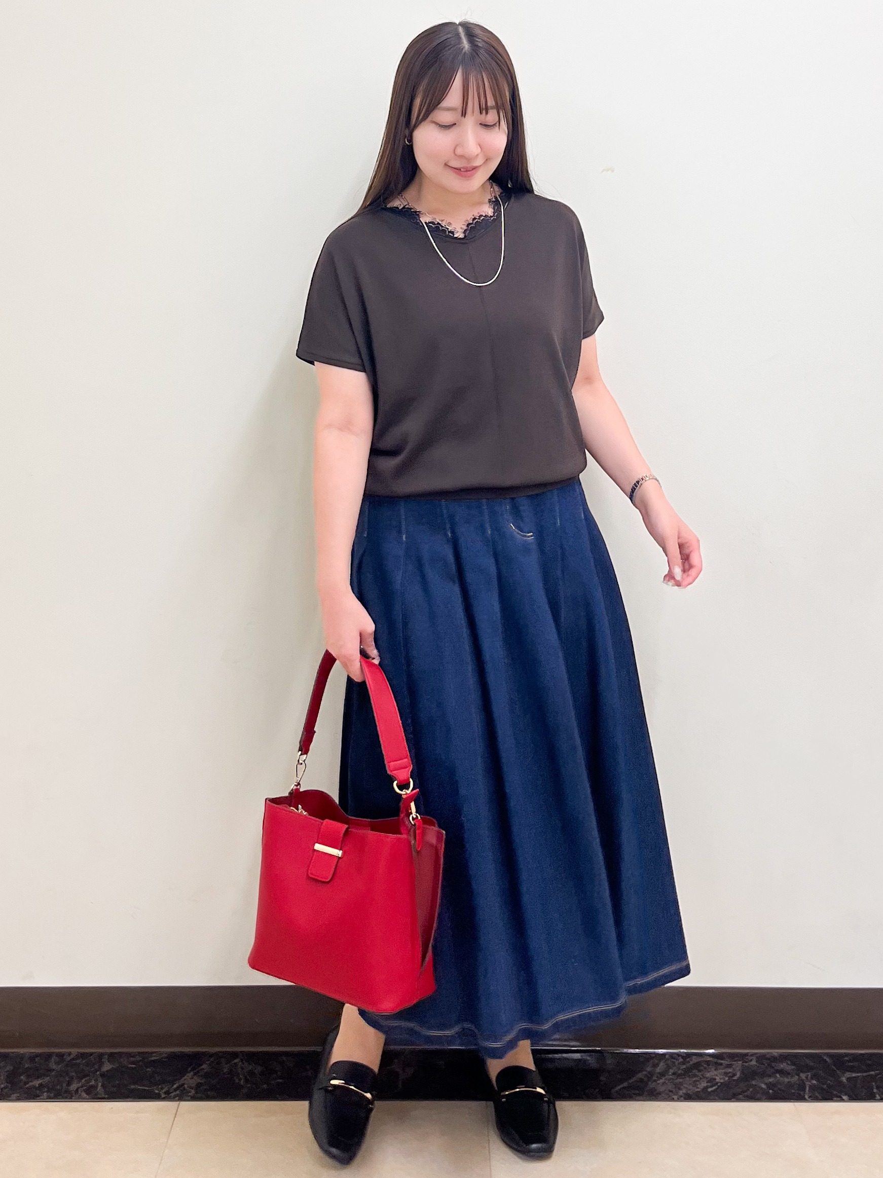 mikikoさんの「Reflect｜【二の腕カバー／手洗い可】ネックレース フレンチスリーブニット」を使ったコーディネート