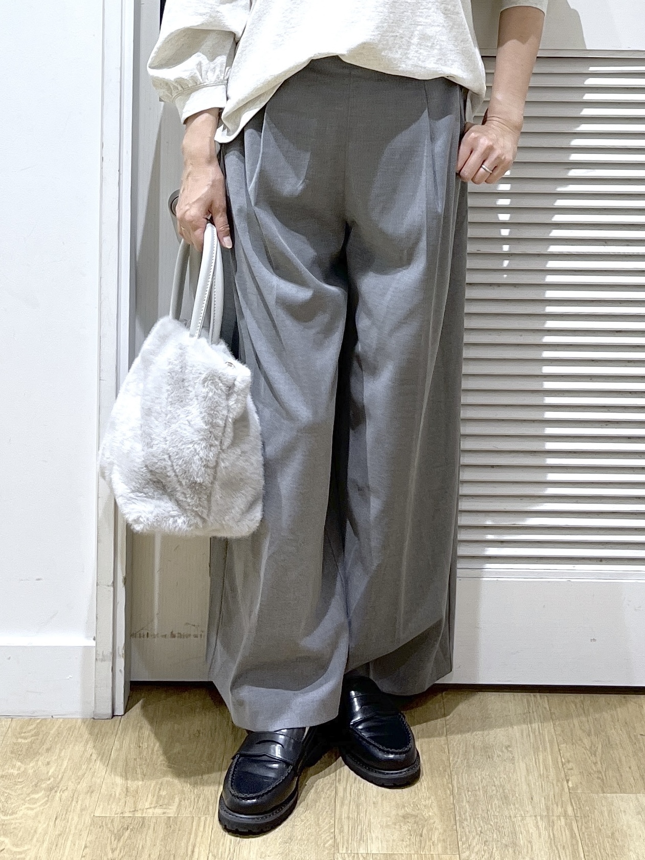 Miyazakiさんの「Dessin｜バックヘンリーカットソー長袖」を使ったコーディネート