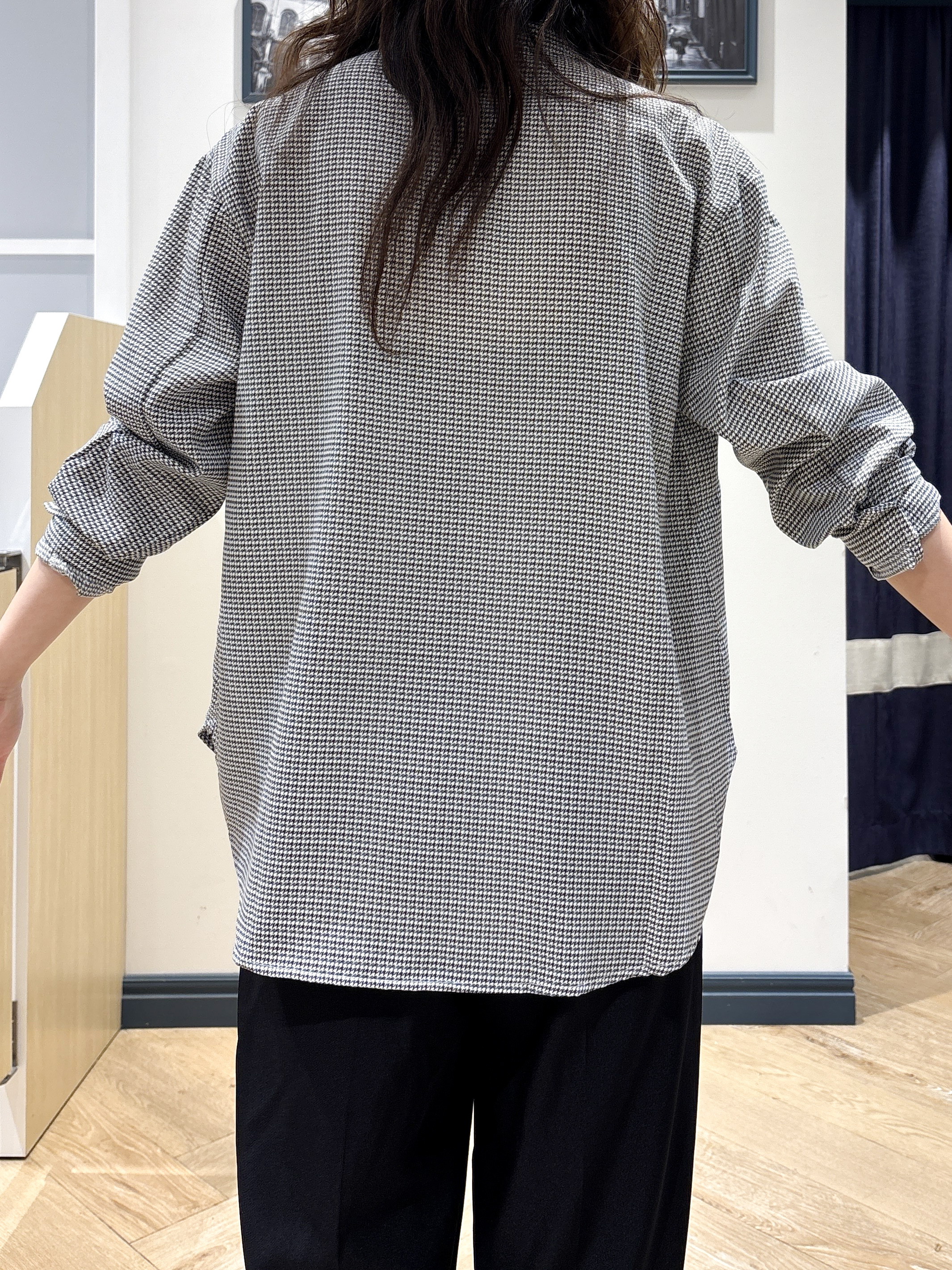 ayakaさんの「grove｜顔周りをすっきり見せる バンドカラースキッパーシャツ」を使ったコーディネート