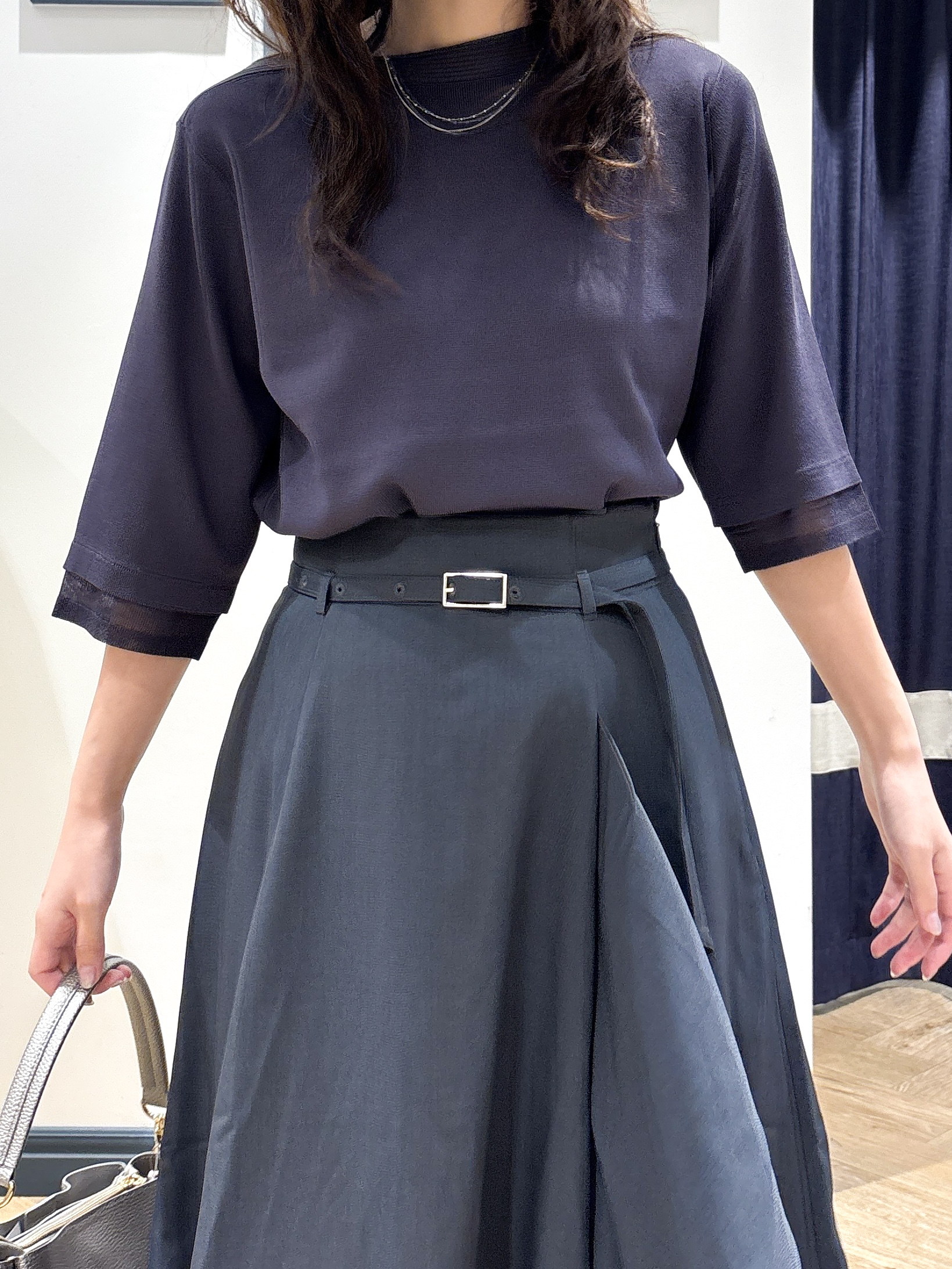 ayakaさんの「grove｜【人気シリーズに新型登場】袖口シアーやわらかドライタッチニット」を使ったコーディネート