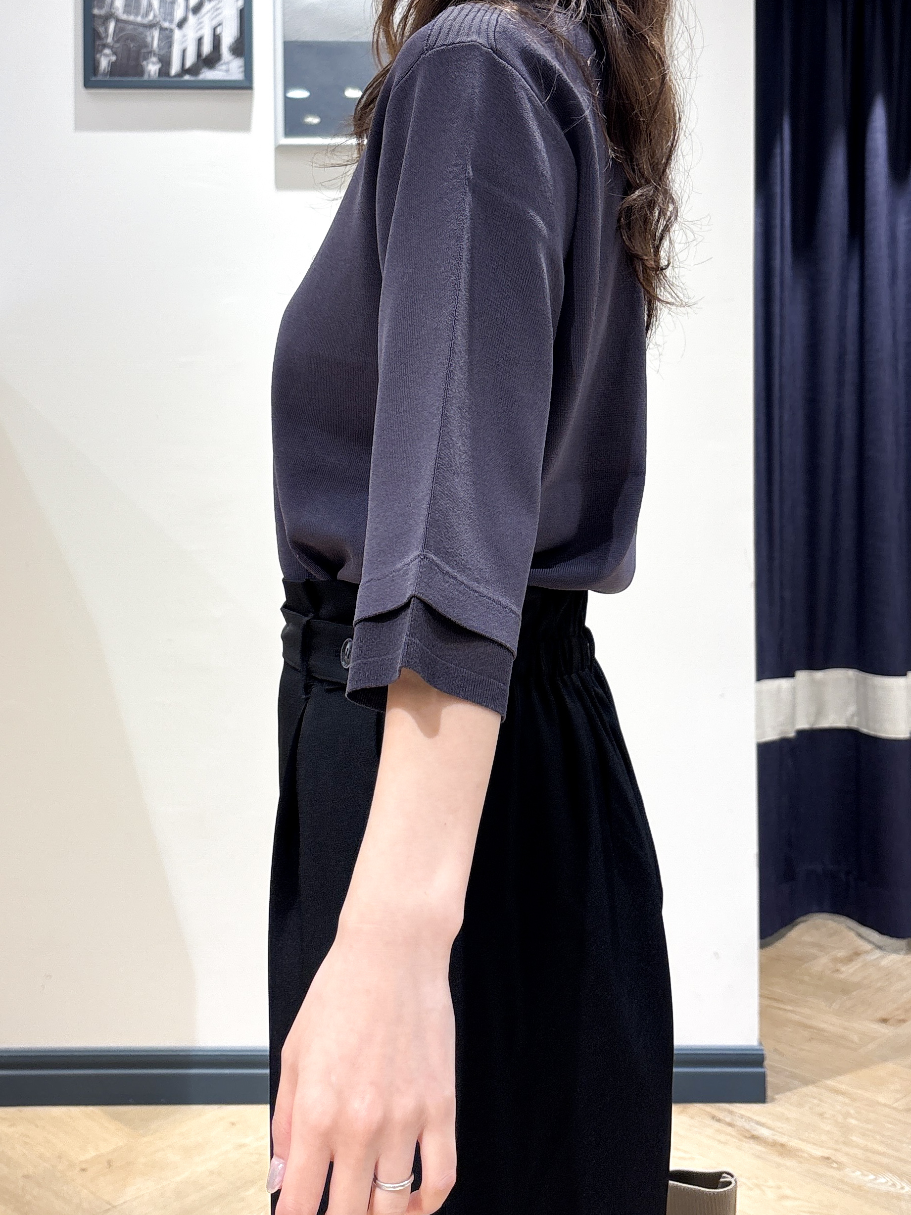 ayakaさんの「grove｜【人気シリーズに新型登場】袖口シアーやわらかドライタッチニット」を使ったコーディネート