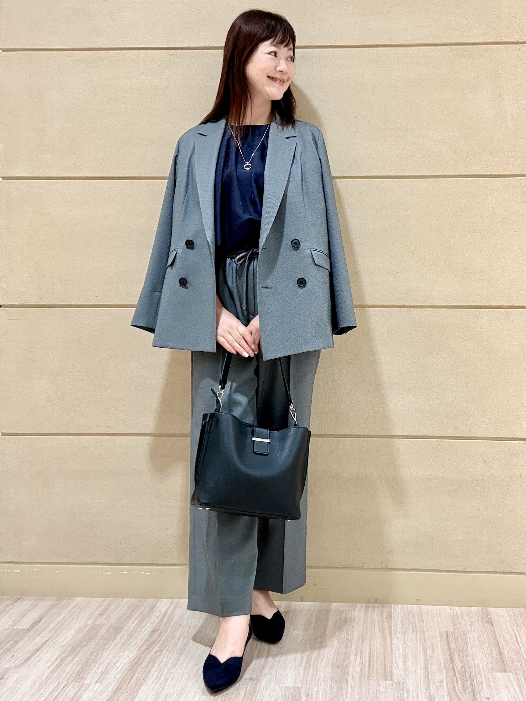 Marさんの「Reflect｜タックデザイン ラグランスリーブブラウス」を使ったコーディネート