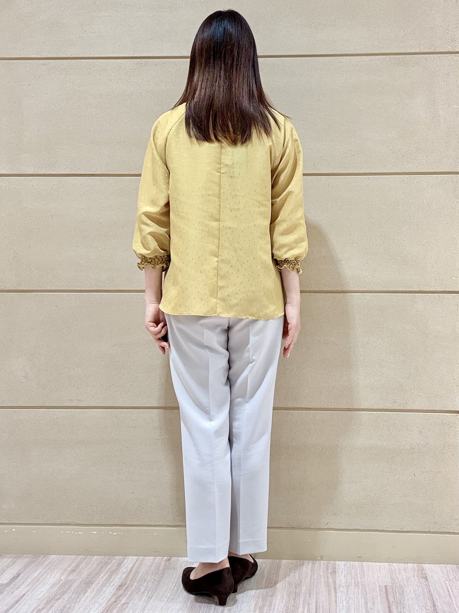Marさんの「Reflect｜タックデザイン ラグランスリーブブラウス」を使ったコーディネート