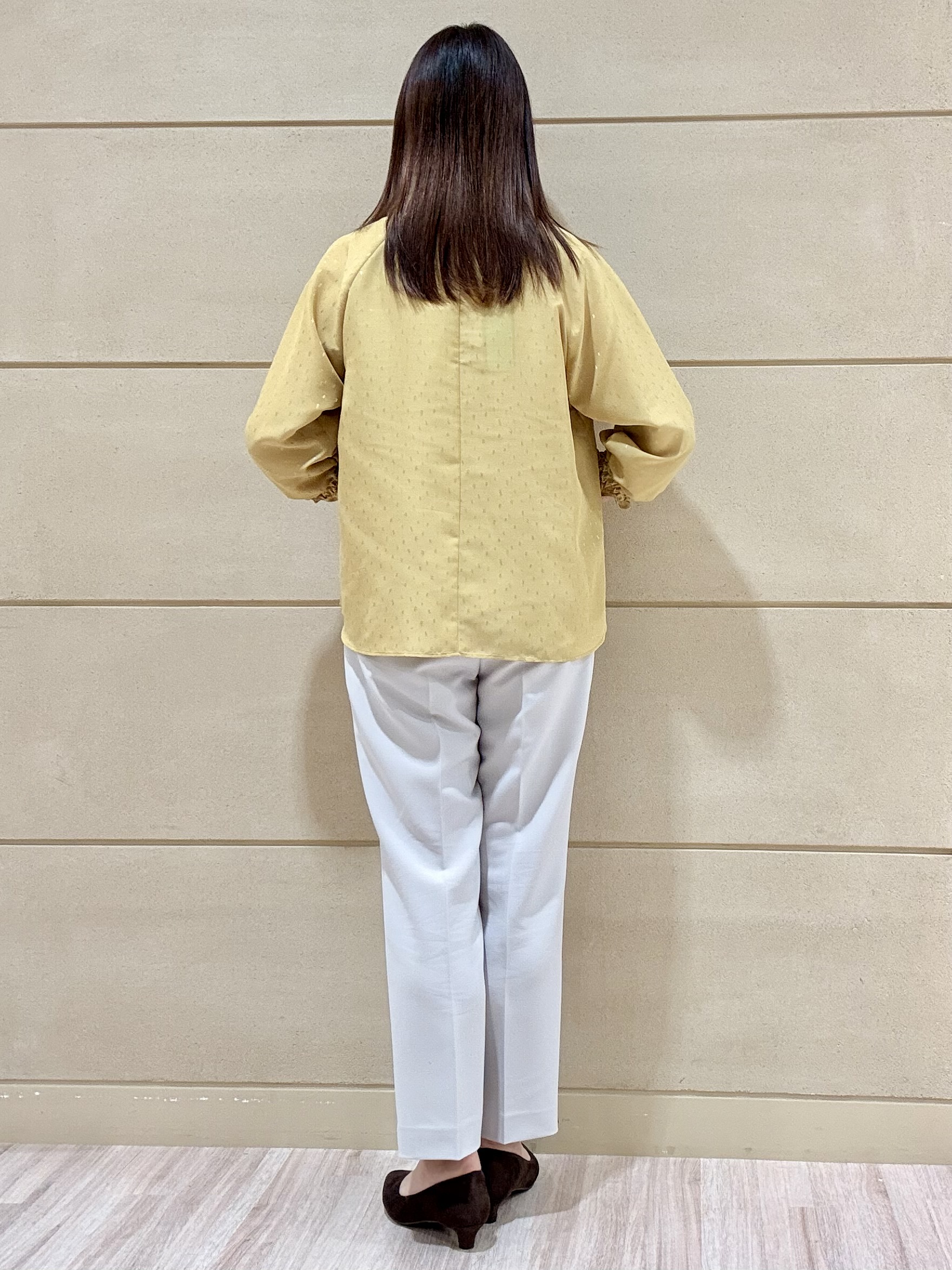 Marさんの「Reflect｜タックデザイン ラグランスリーブブラウス」を使ったコーディネート