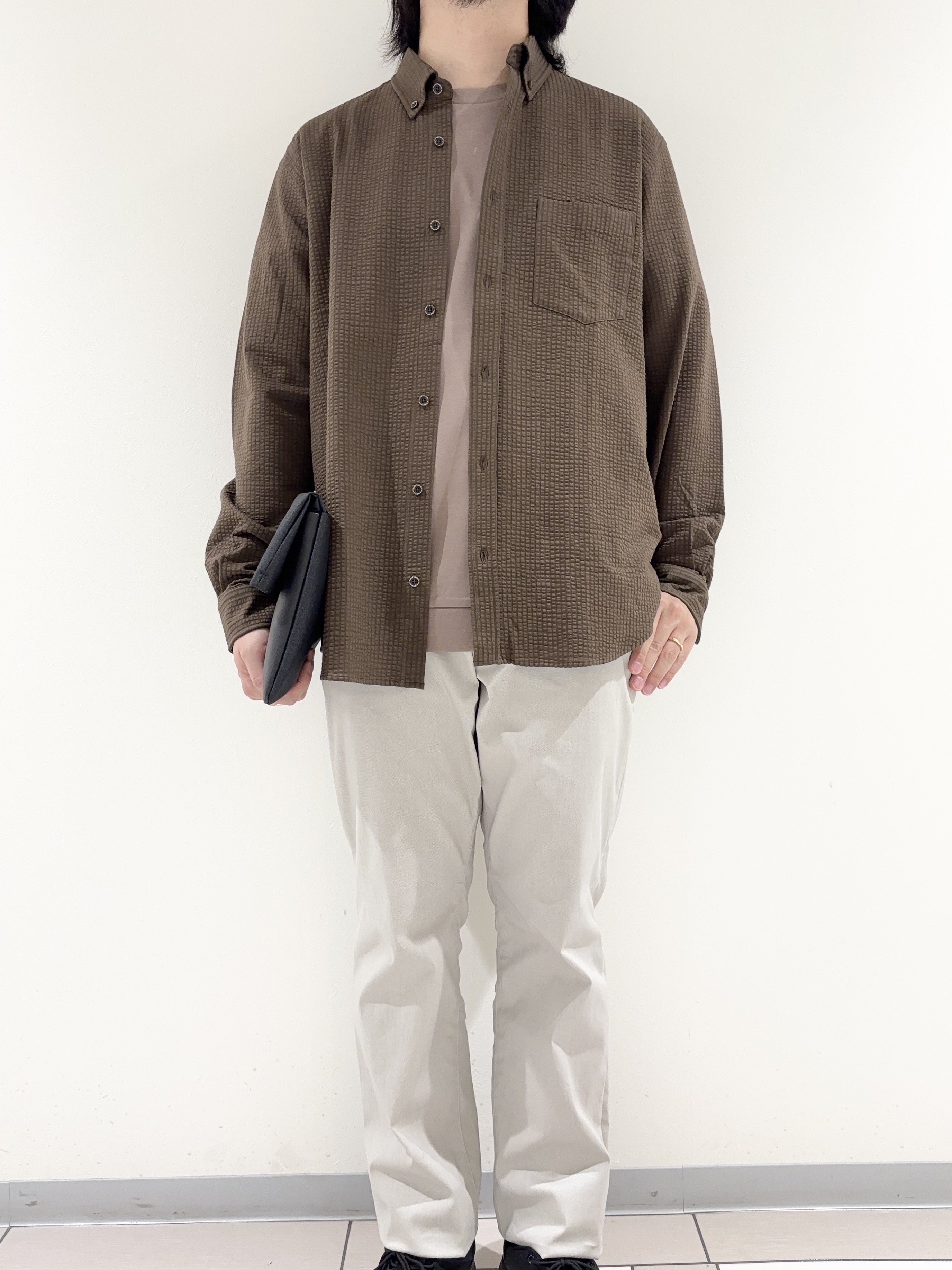 及川さんの「TAKEO KIKUCHI｜【接触冷感】アイスクリアコットン Tシャツ」を使ったコーディネート