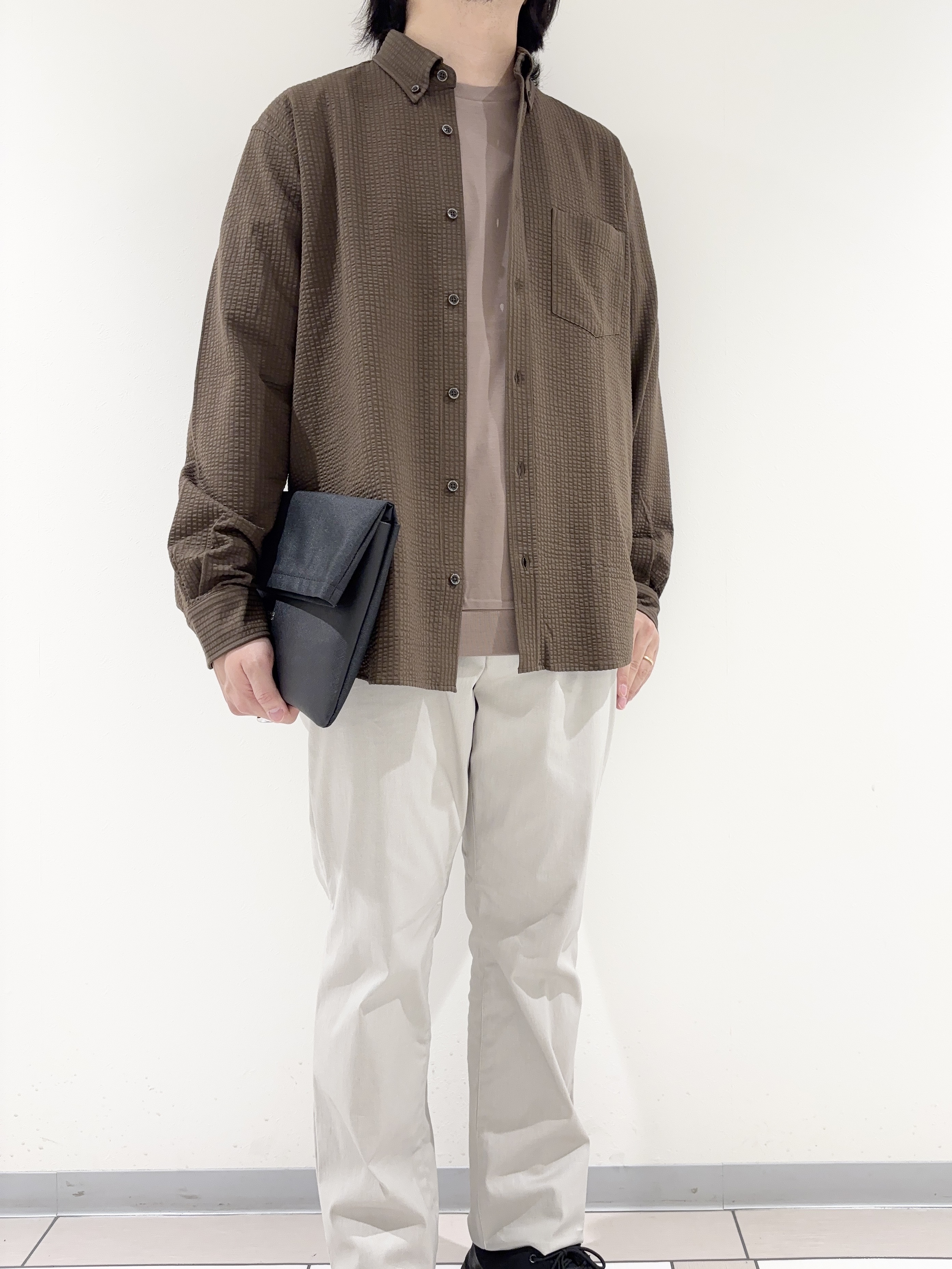 及川さんの「TAKEO KIKUCHI｜【接触冷感】アイスクリアコットン Tシャツ」を使ったコーディネート