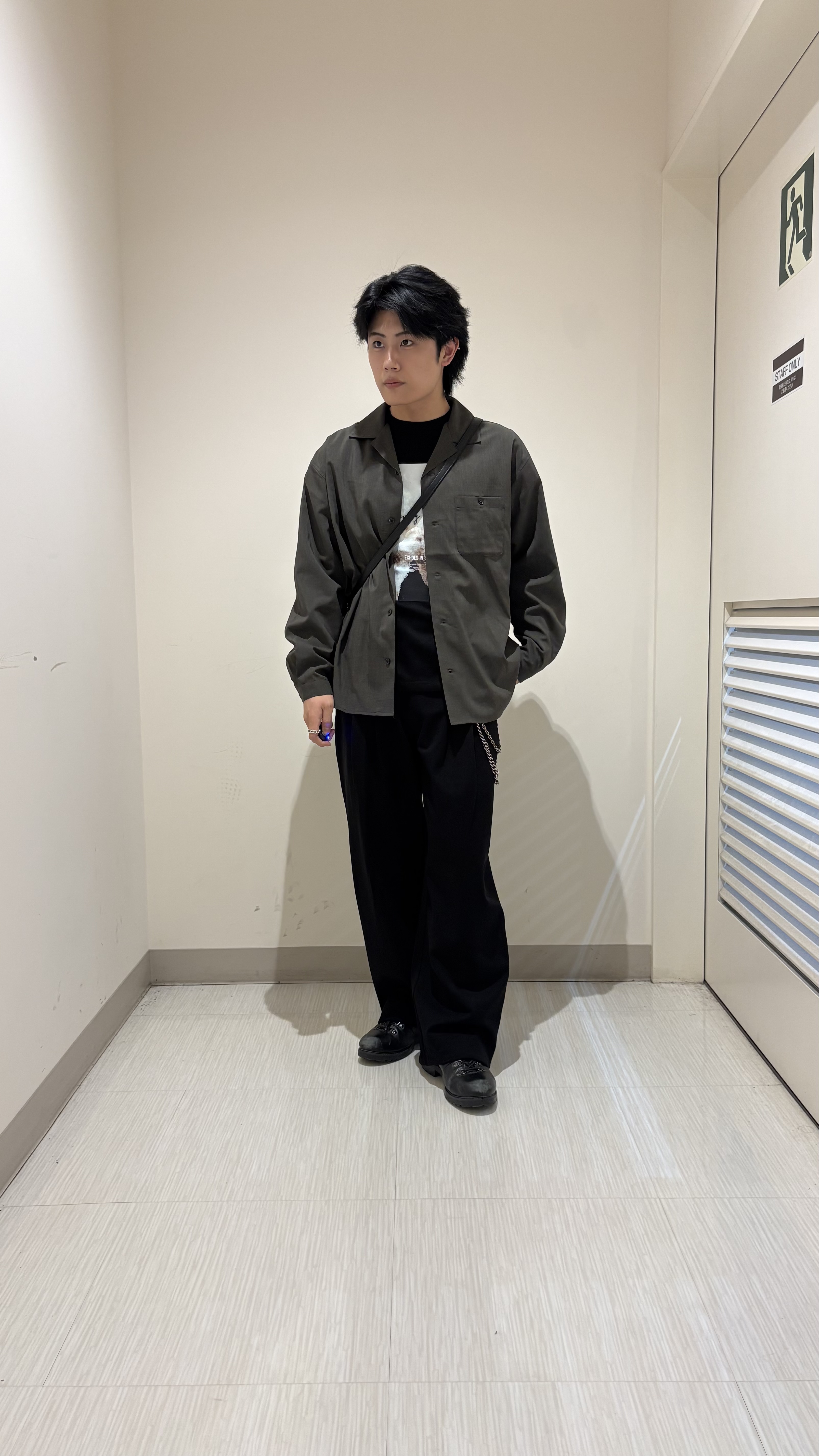 辻一樹さんの「tk.TAKEO KIKUCHI｜【接触冷感/UVカット】テックリネンシャツ」を使ったコーディネート