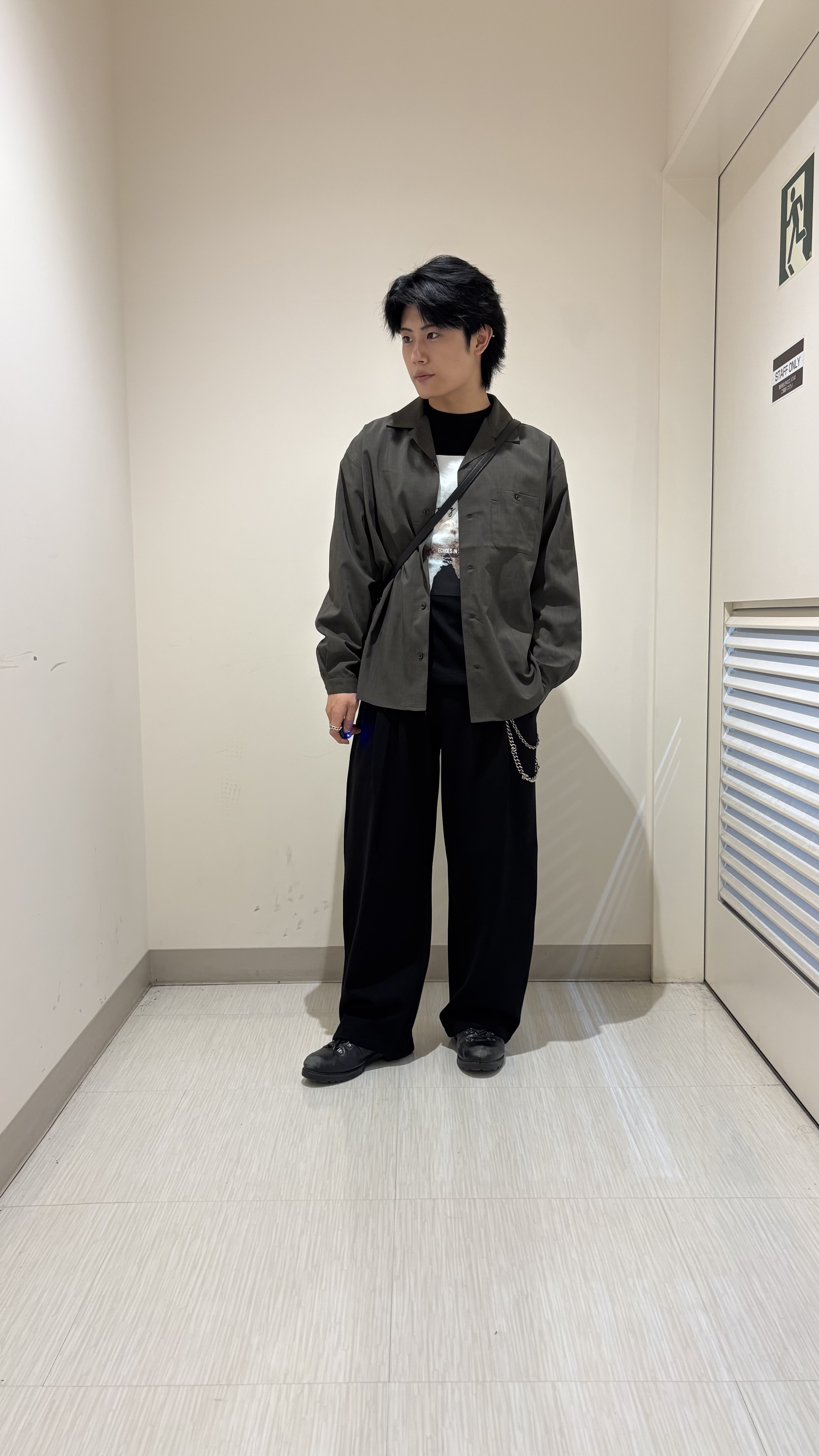 辻一樹さんの「tk.TAKEO KIKUCHI｜【接触冷感/UVカット】テックリネンシャツ」を使ったコーディネート