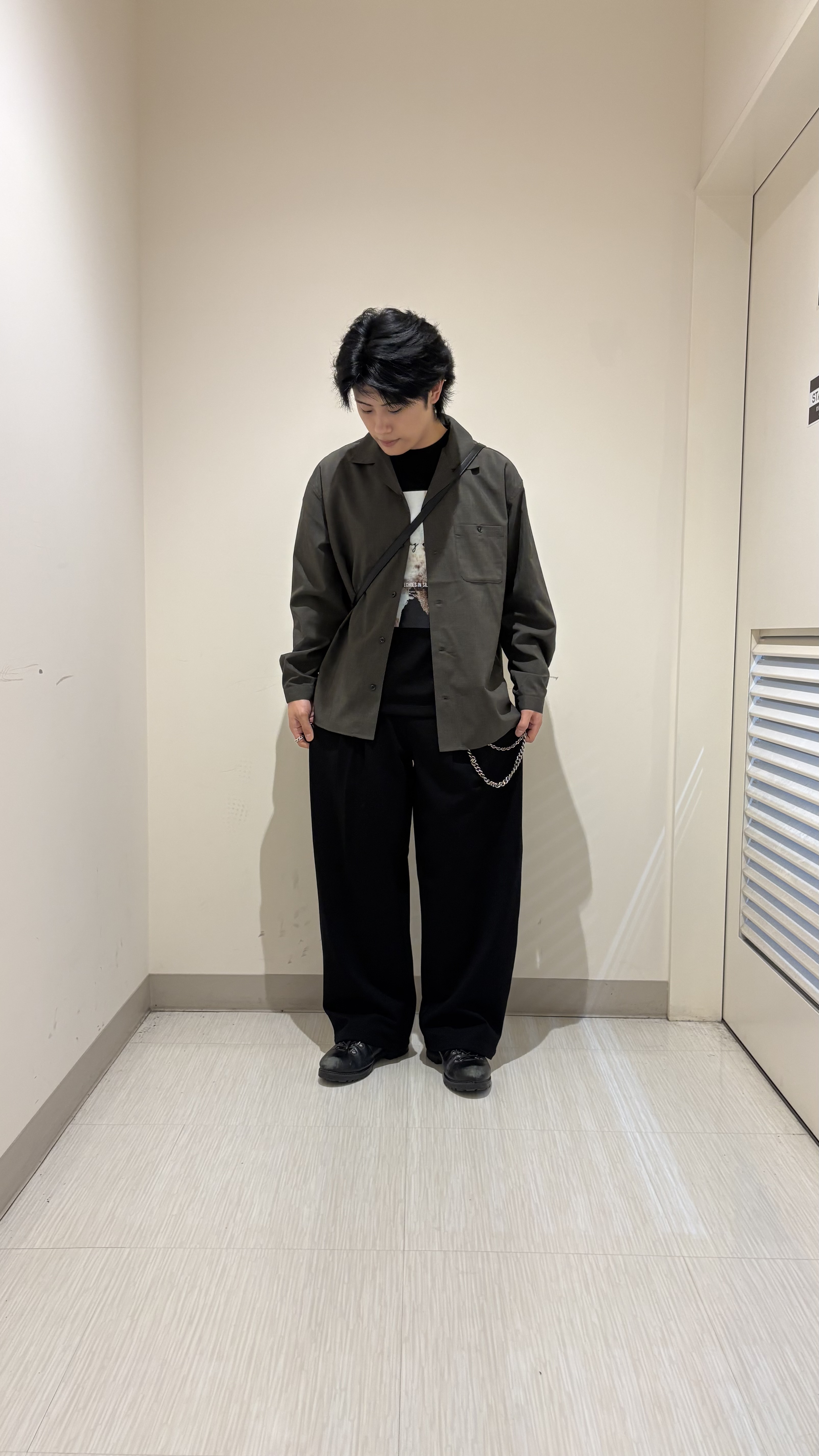 辻一樹さんの「tk.TAKEO KIKUCHI｜【接触冷感/UVカット】テックリネンシャツ」を使ったコーディネート