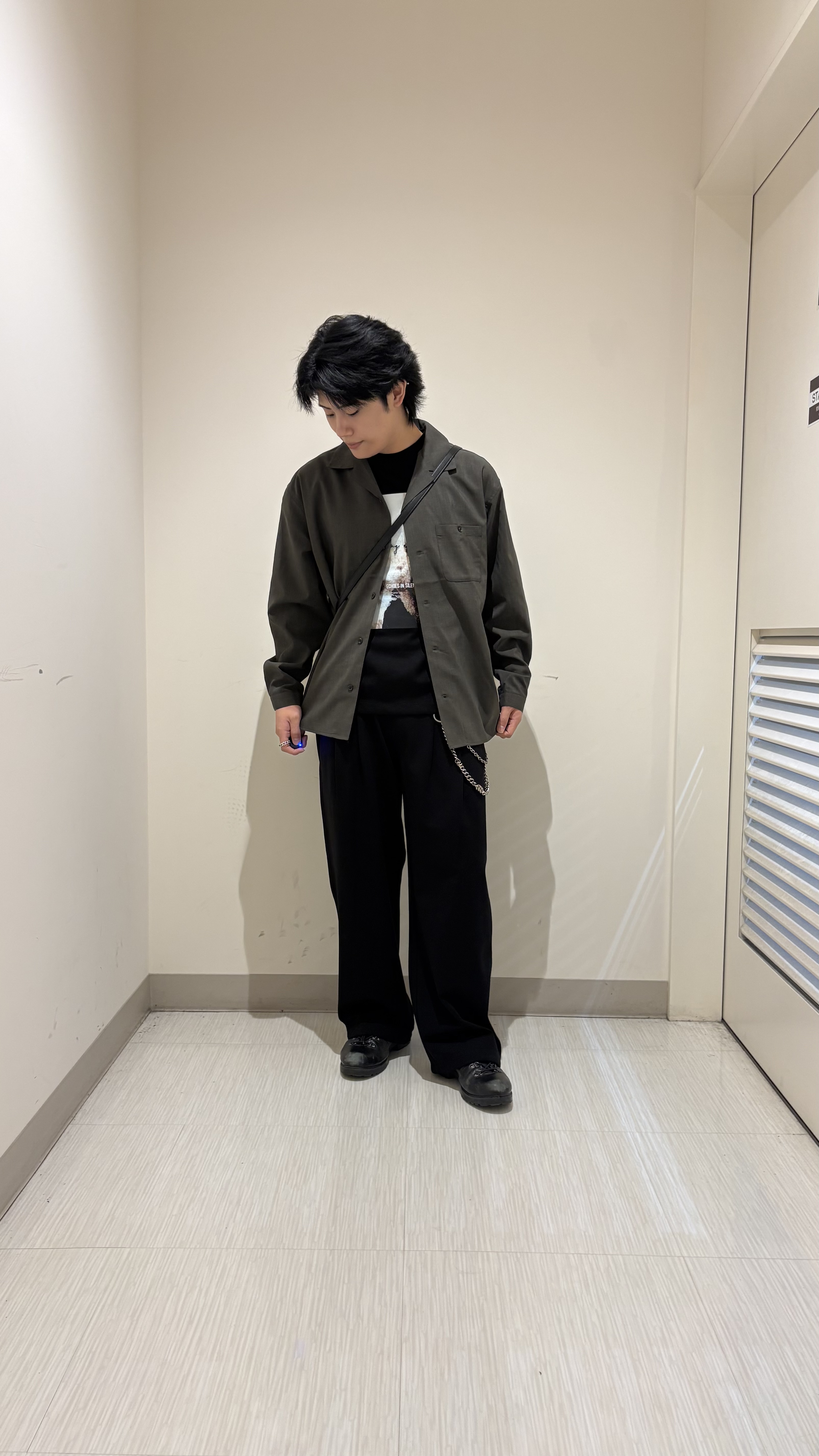 辻一樹さんの「tk.TAKEO KIKUCHI｜【接触冷感/UVカット】テックリネンシャツ」を使ったコーディネート
