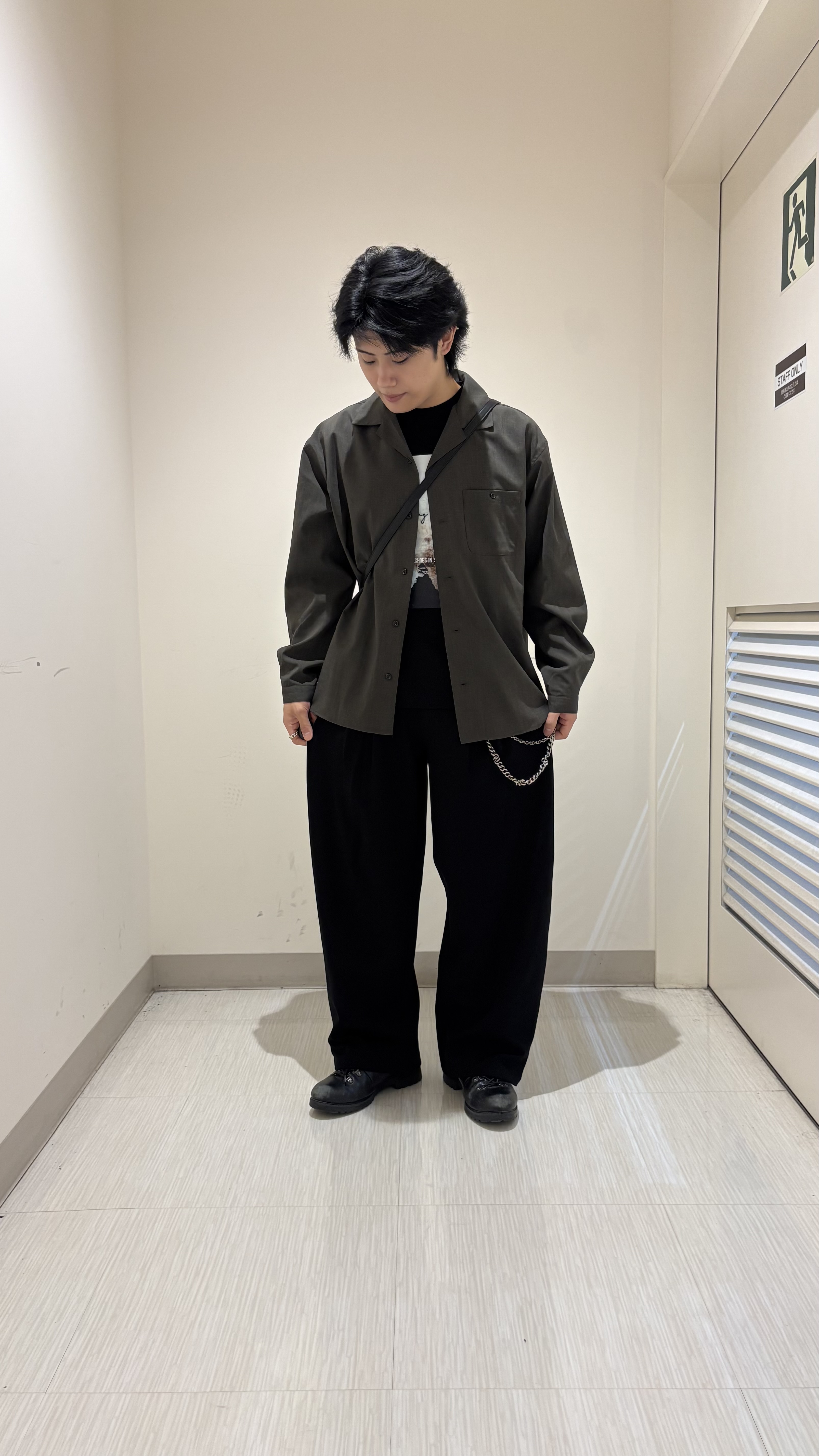 辻一樹さんの「tk.TAKEO KIKUCHI｜【接触冷感/UVカット】テックリネンシャツ」を使ったコーディネート