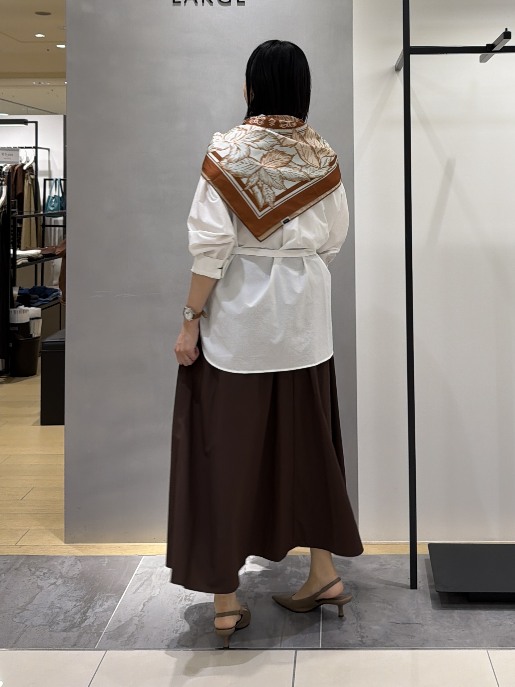 shihoさんの「INDIVI｜【UVケア／接触冷感／ベルト付】サッカー素材シャツ」を使ったコーディネート