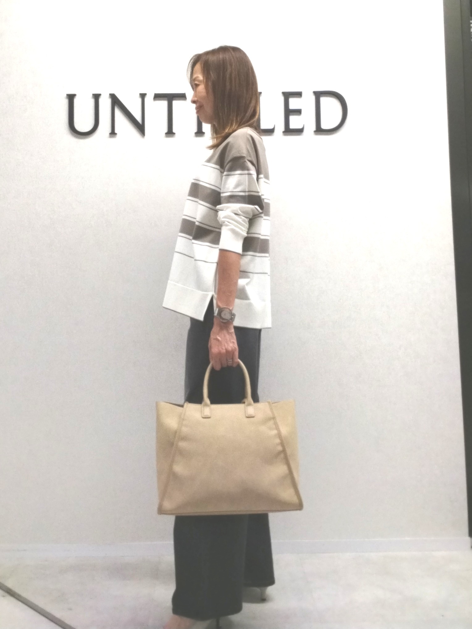 もりさんの「UNTITLED｜【顔周りすっきり/体型カバー】ドライタッチVネックニットプルオーバー」を使ったコーディネート