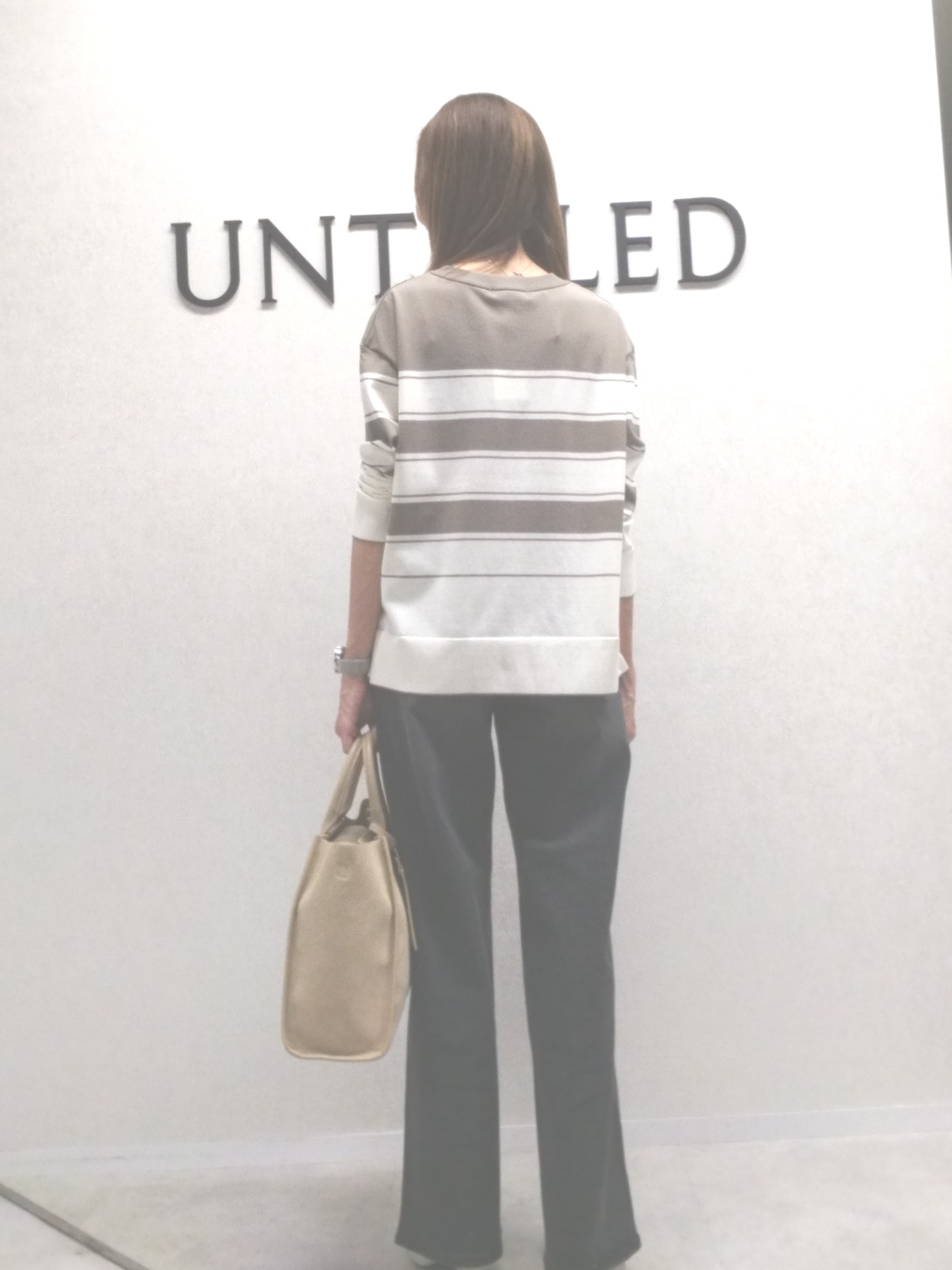 もりさんの「UNTITLED｜【顔周りすっきり/体型カバー】ドライタッチVネックニットプルオーバー」を使ったコーディネート