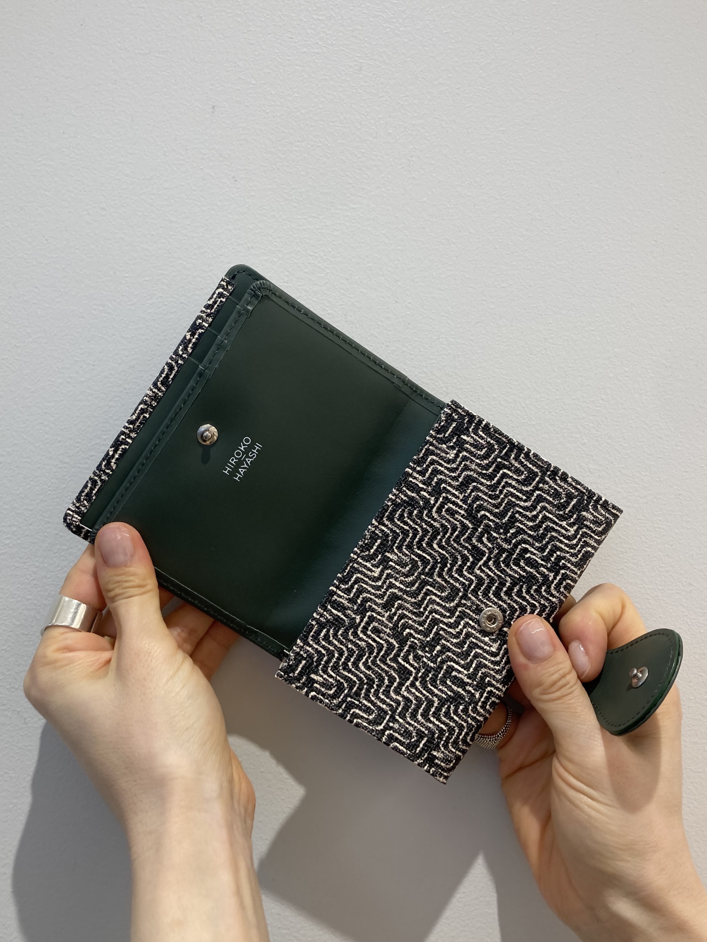 Oさんの「HIROKO HAYASHI｜BEFANA（ベファーナ）二つ折り財布」を使ったコーディネート