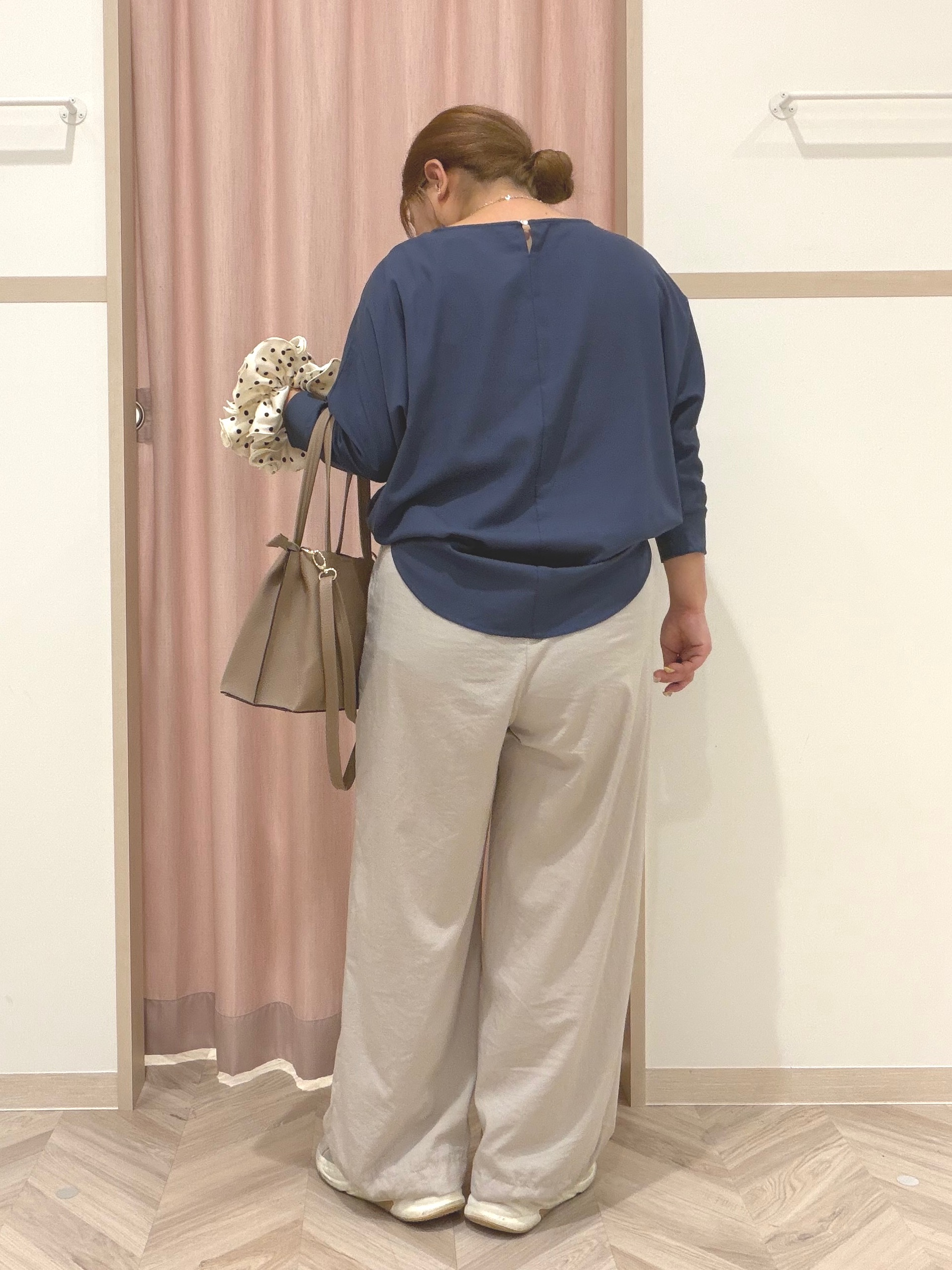 まちゃんなちゃんさんの「SHOO･LA･RUE｜【着丈選べる/洗濯後しわになりにくい】インせず着られる ドルマンブラウス」を使ったコーディネート