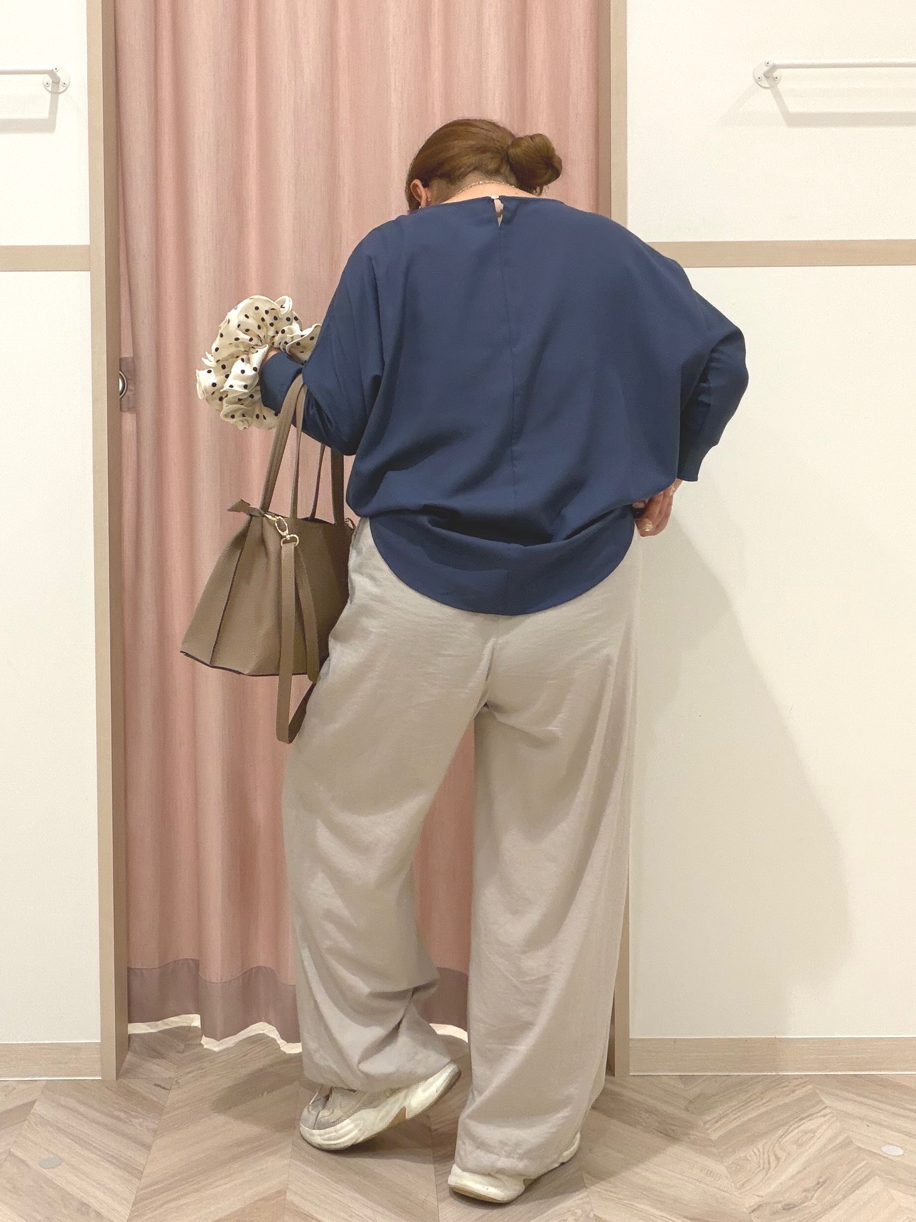 まちゃんなちゃんさんの「SHOO･LA･RUE｜【着丈選べる/洗濯後しわになりにくい】インせず着られる ドルマンブラウス」を使ったコーディネート