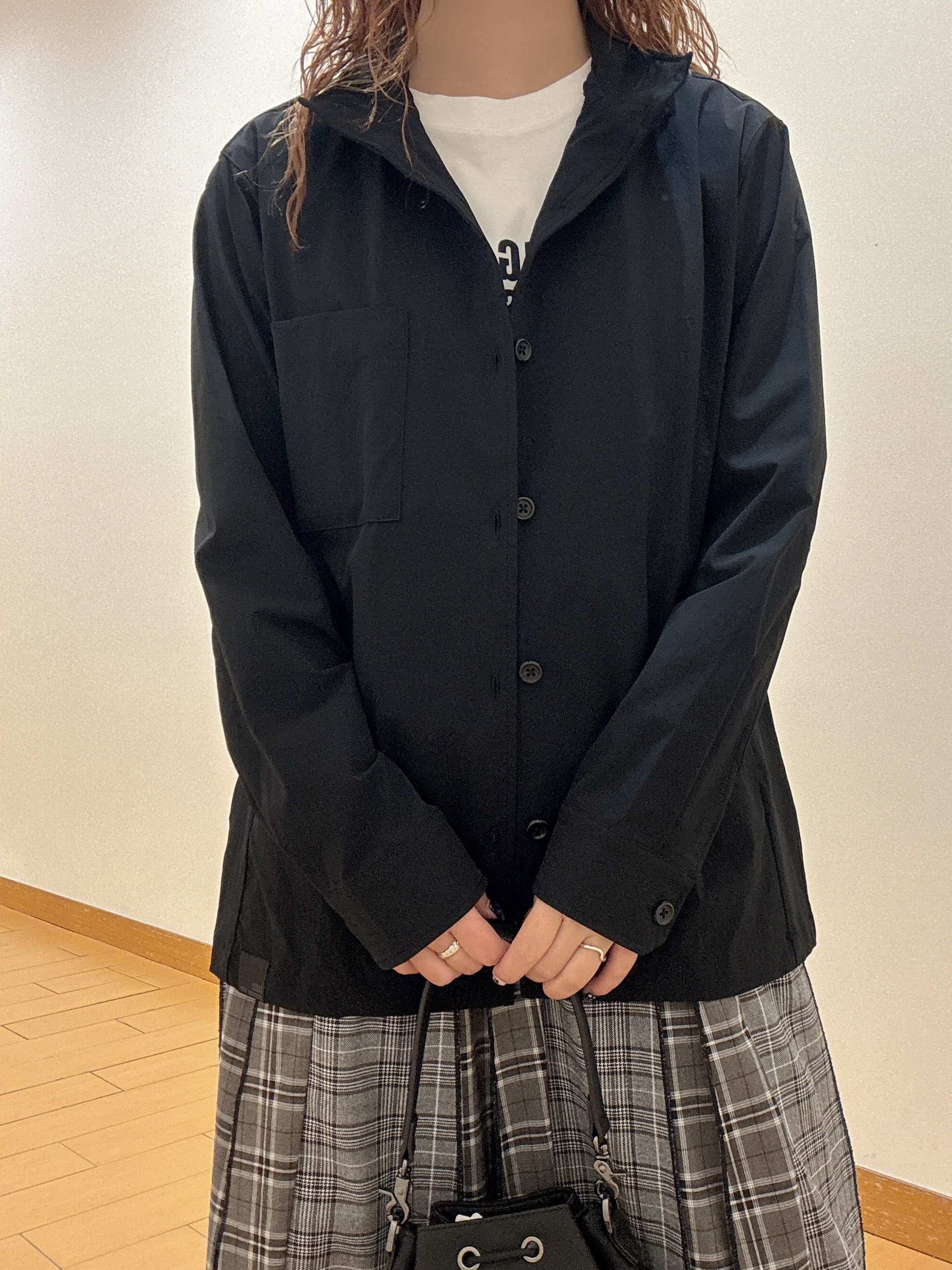 ヒナさんの「TAKEO KIKUCHI｜【BOWLER HAT LABEL】アイスクリアコットン バッククロスピストル 半袖Tシャツ」を使ったコーディネート