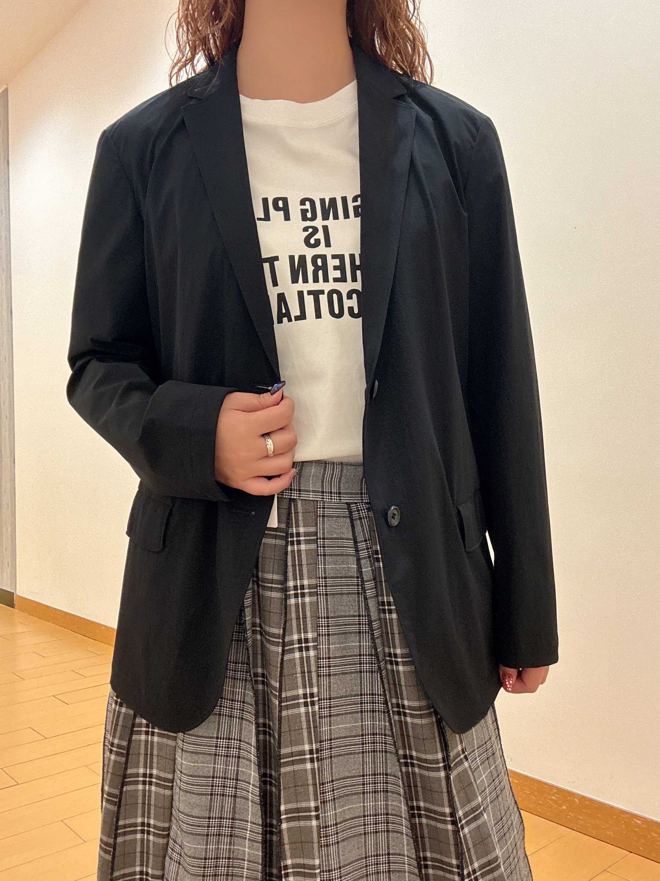 ヒナさんの「TAKEO KIKUCHI｜【BOWLER HAT LABEL】アイスクリアコットン バッククロスピストル 半袖Tシャツ」を使ったコーディネート