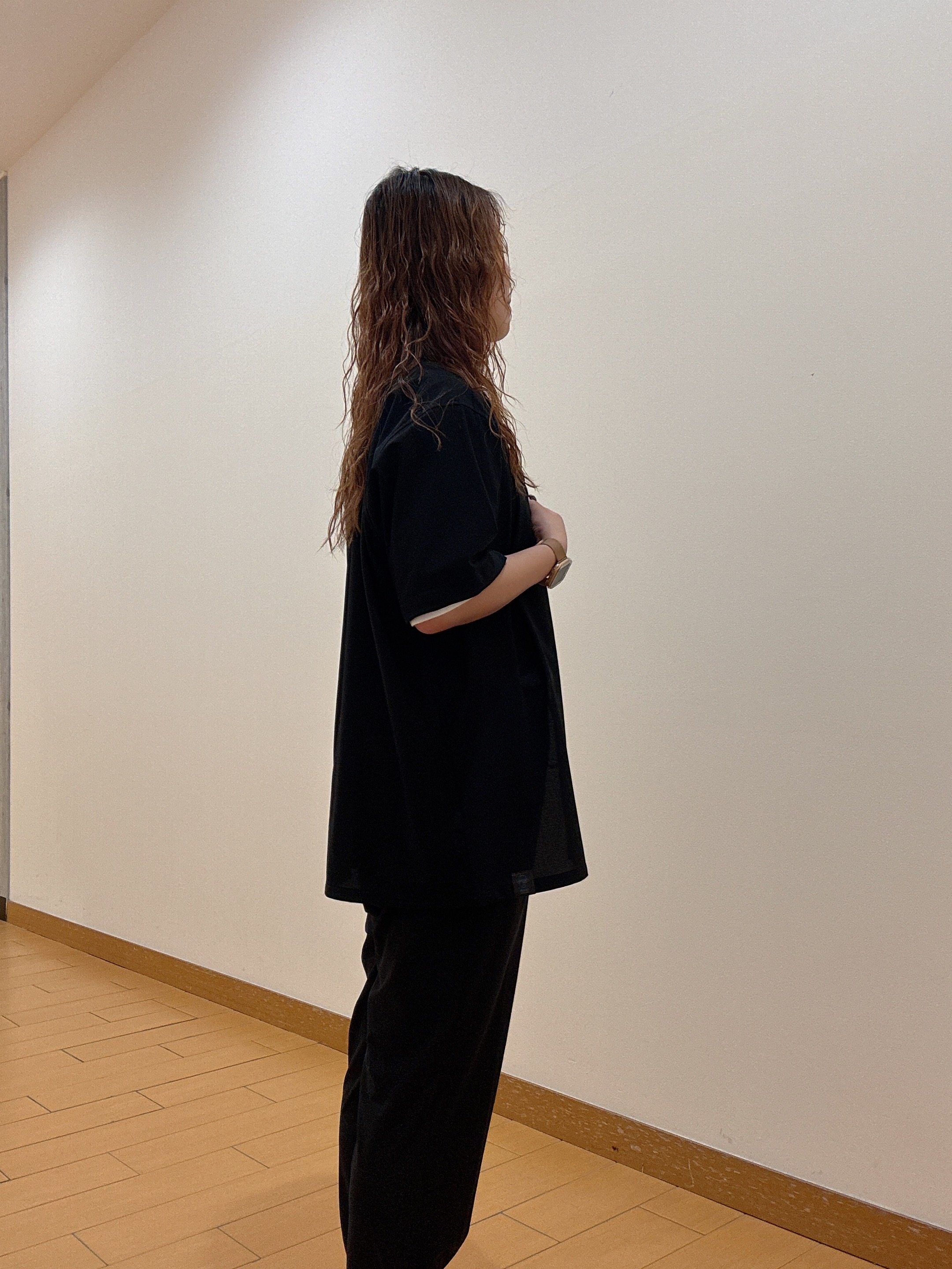 ヒナさんの「TAKEO KIKUCHI｜【BOWLER HAT LABEL】アイスクリアコットン バッククロスピストル 半袖Tシャツ」を使ったコーディネート