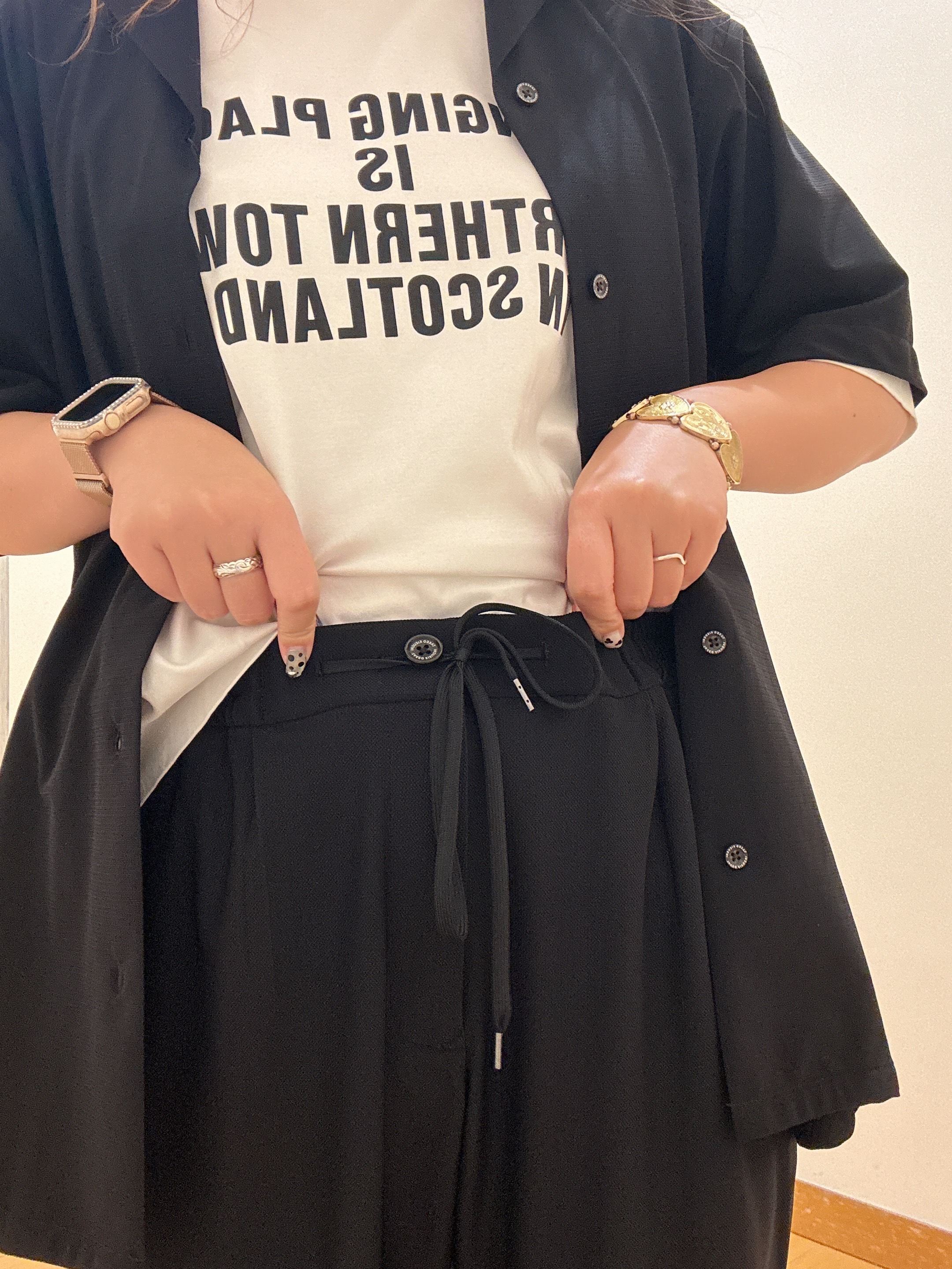 ヒナさんの「TAKEO KIKUCHI｜【BOWLER HAT LABEL】アイスクリアコットン バッククロスピストル 半袖Tシャツ」を使ったコーディネート