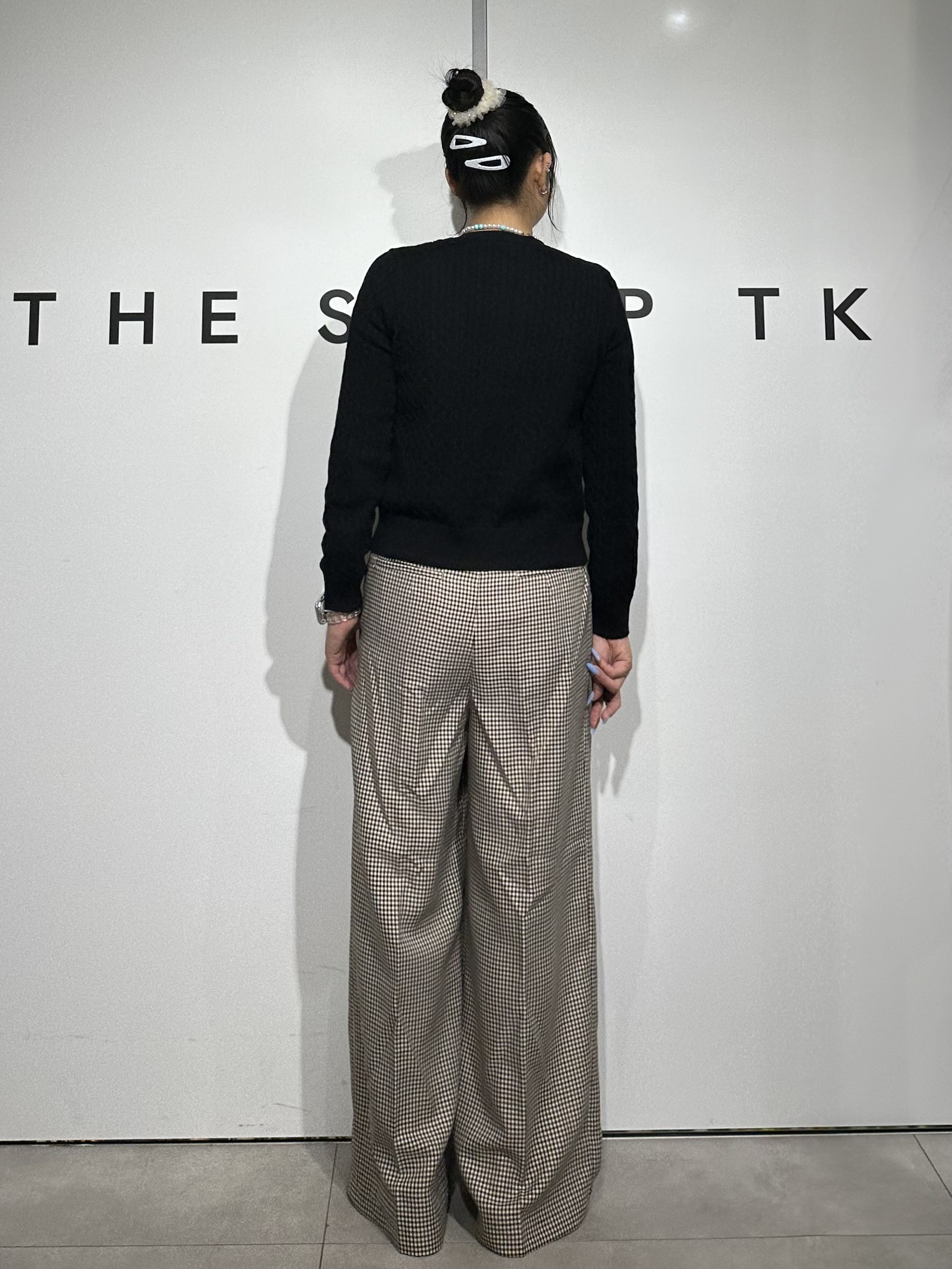 cottonさんの「THE SHOP TK｜POLO BCS/ケーブルクルーカーディガン」を使ったコーディネート