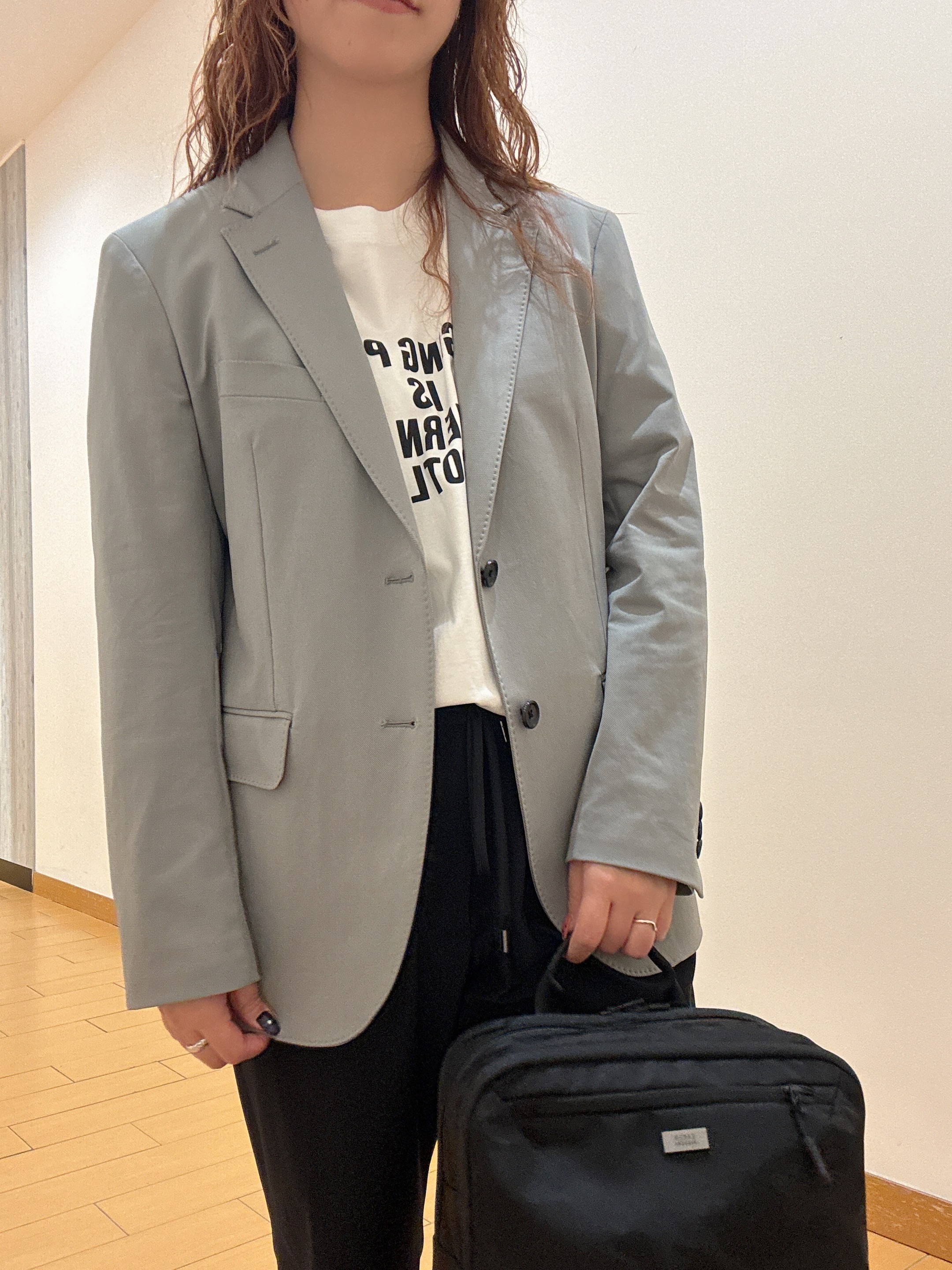 ヒナさんの「TAKEO KIKUCHI｜【BOWLER HAT LABEL】アイスクリアコットン バッククロスピストル 半袖Tシャツ」を使ったコーディネート