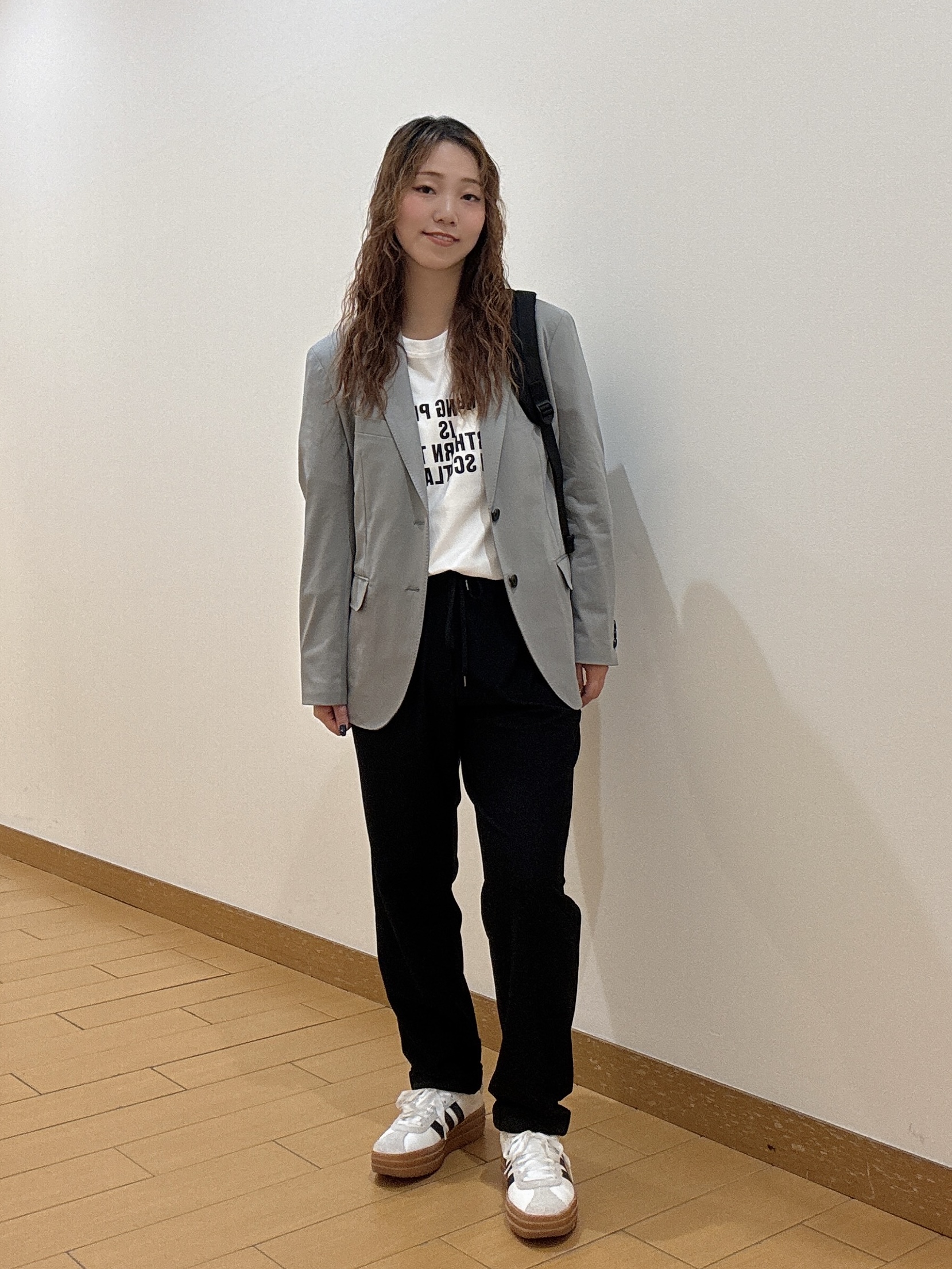ヒナさんの「TAKEO KIKUCHI｜【BOWLER HAT LABEL】アイスクリアコットン バッククロスピストル 半袖Tシャツ」を使ったコーディネート