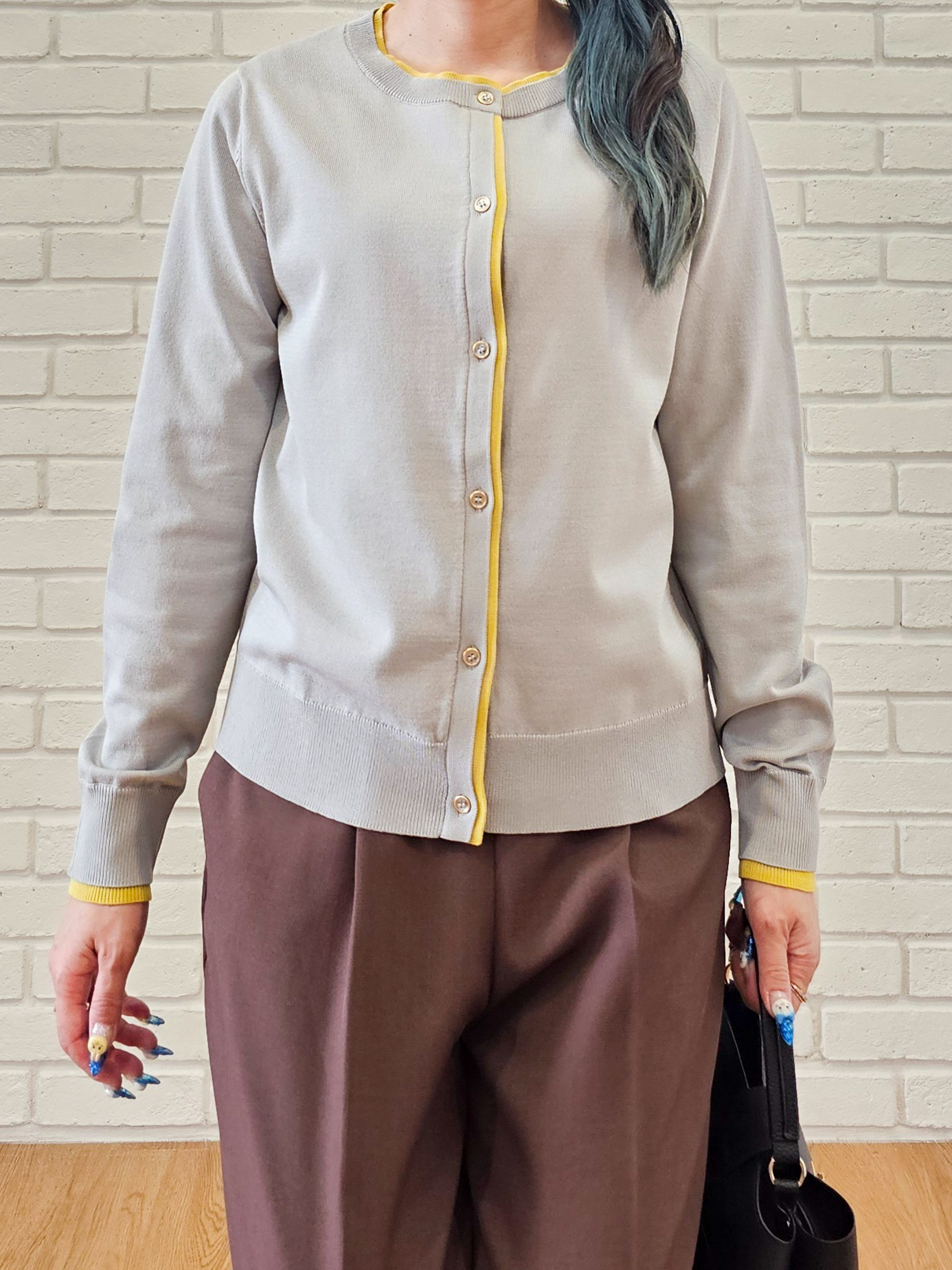 ゆゆさんの「SHOO･LA･RUE｜【S-LL/洗濯機可】レイヤード風でこなれ見え 配色カーディガン」を使ったコーディネート