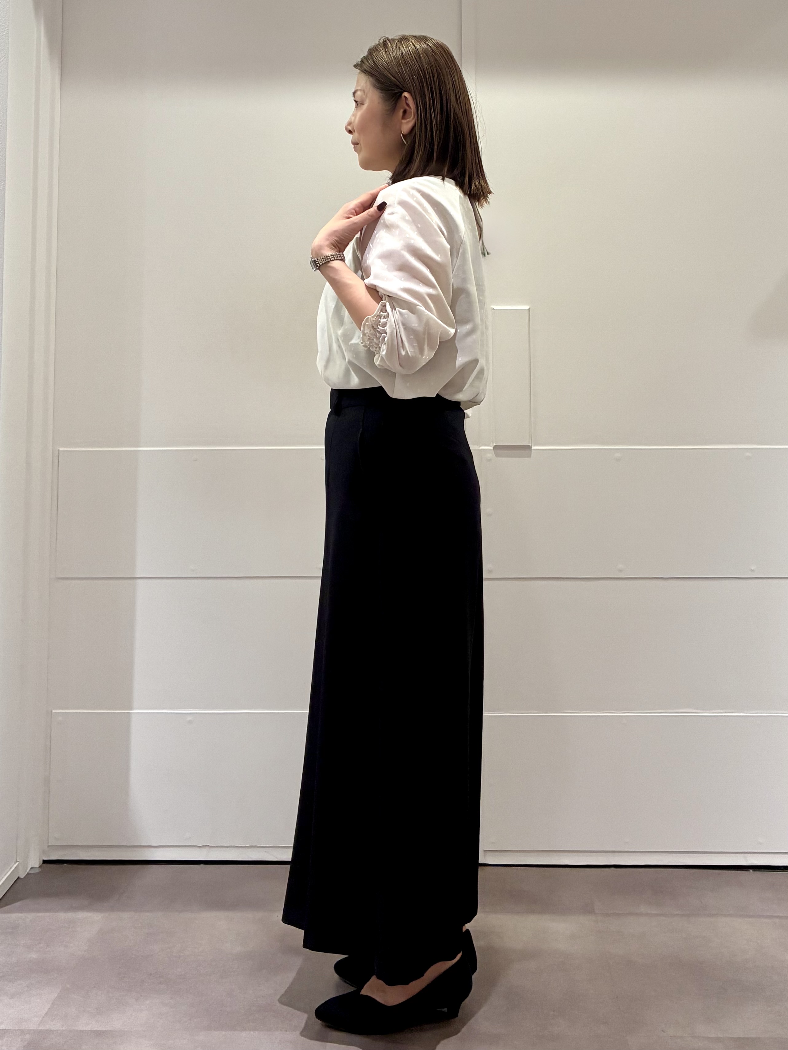 ちいさんの「Reflect｜タックデザイン ラグランスリーブブラウス」を使ったコーディネート