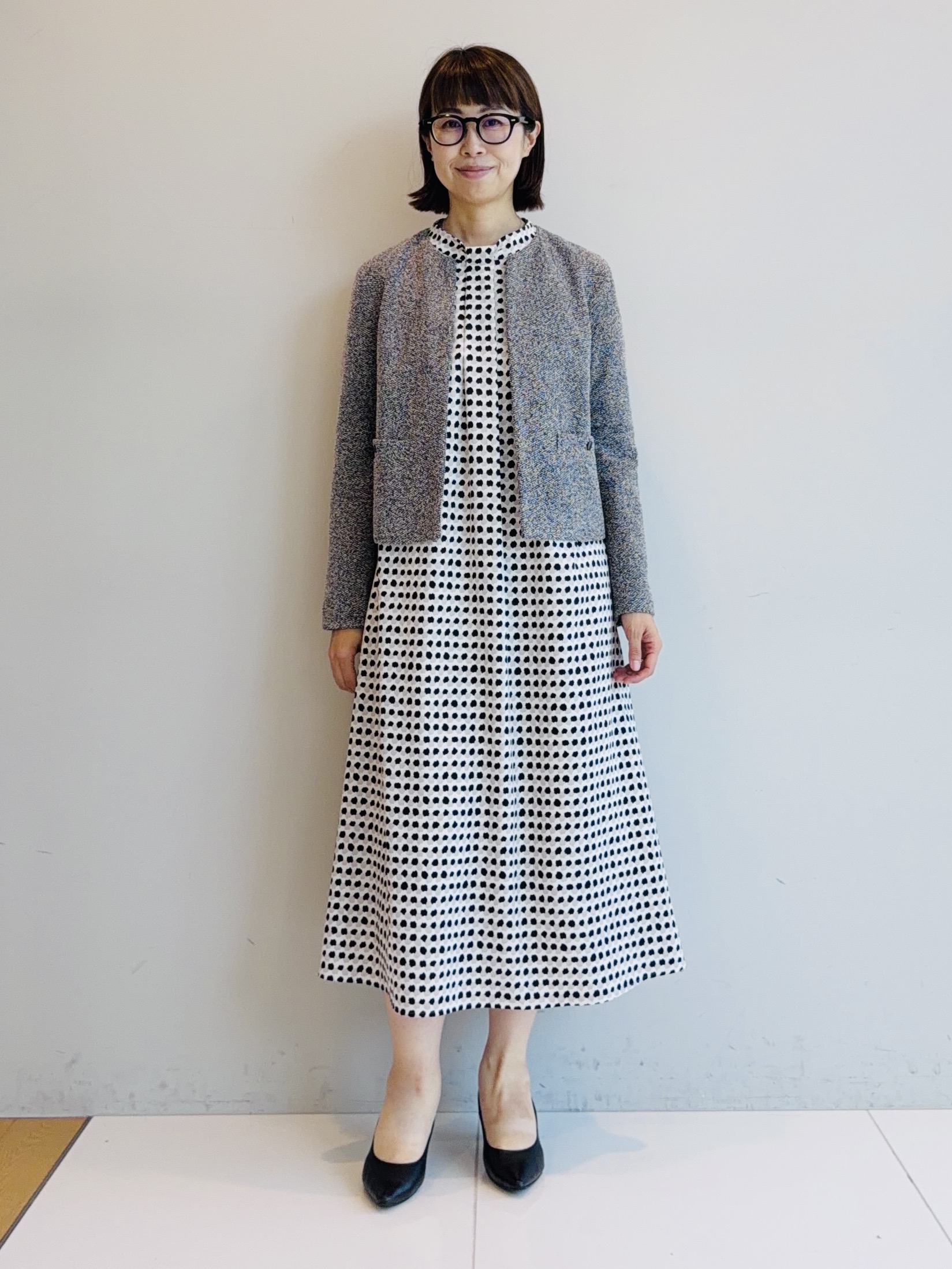 murayamaさんの「INDIVI｜【美シルエット／ベルト付】幾何学ドット柄プリントワンピース」を使ったコーディネート