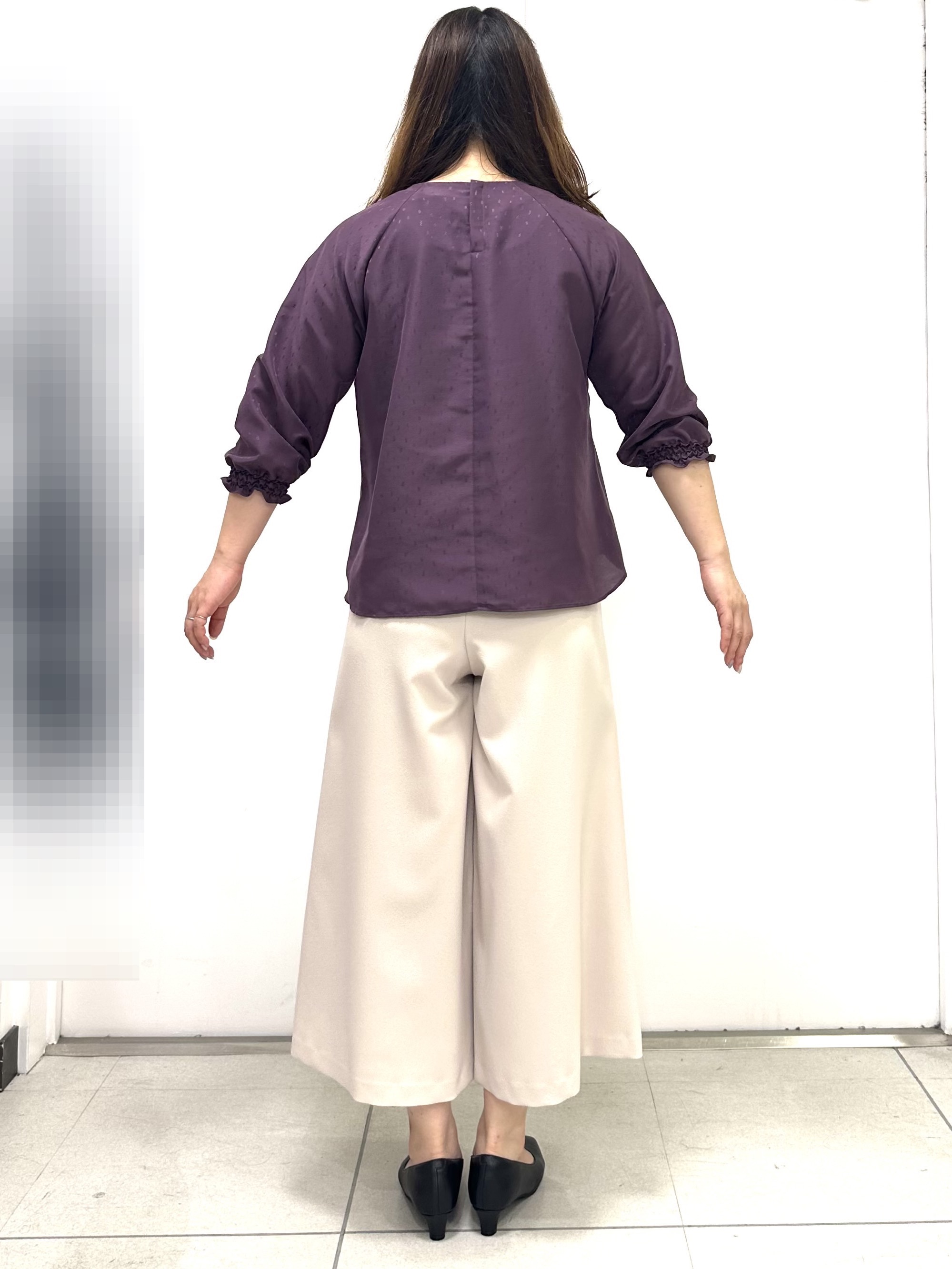 miさんの「Reflect｜タックデザイン ラグランスリーブブラウス」を使ったコーディネート