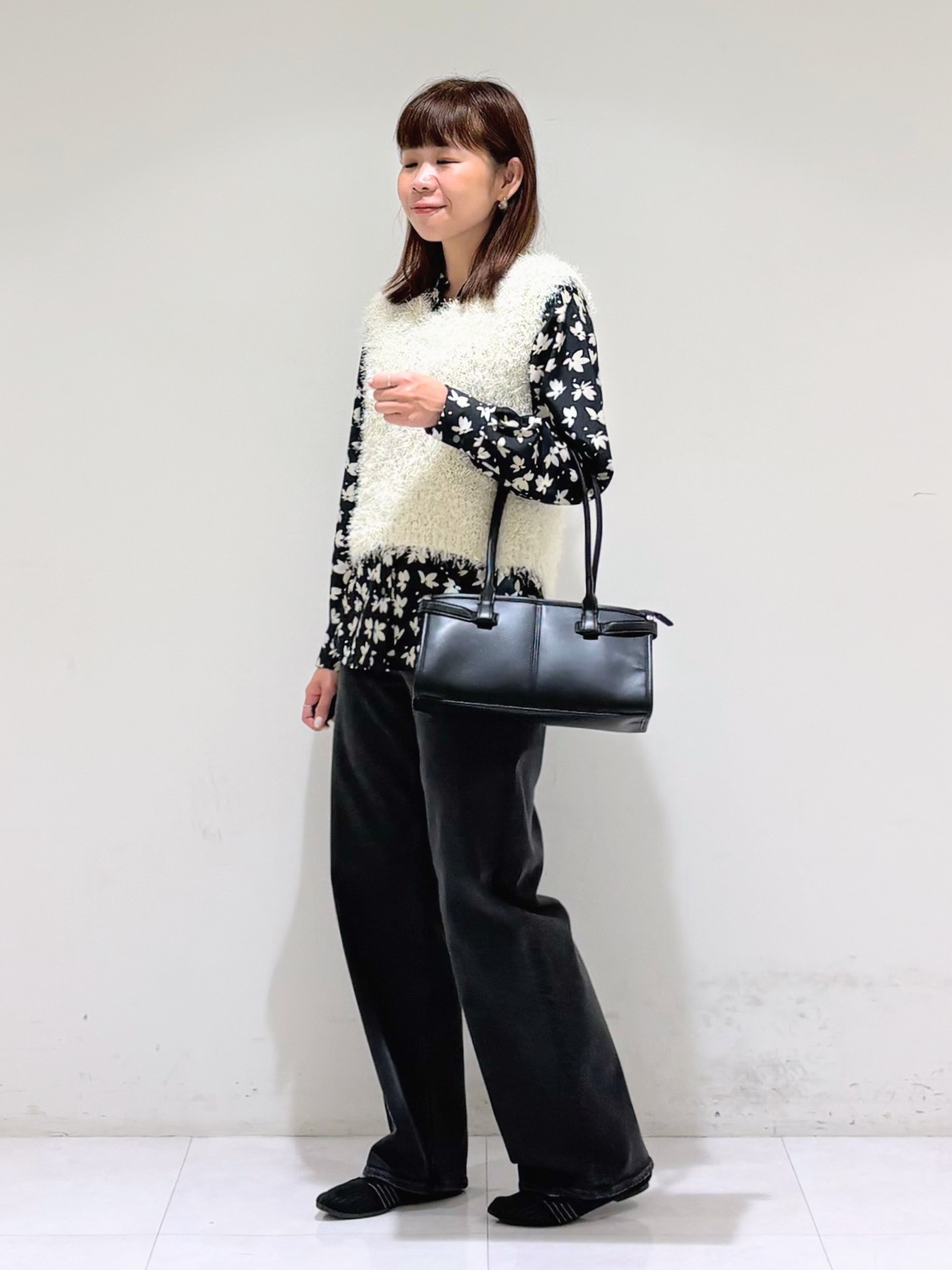 tsuyuさんの「INDIVI｜【収納力◎／トレンド】スクエアトートバッグ」を使ったコーディネート