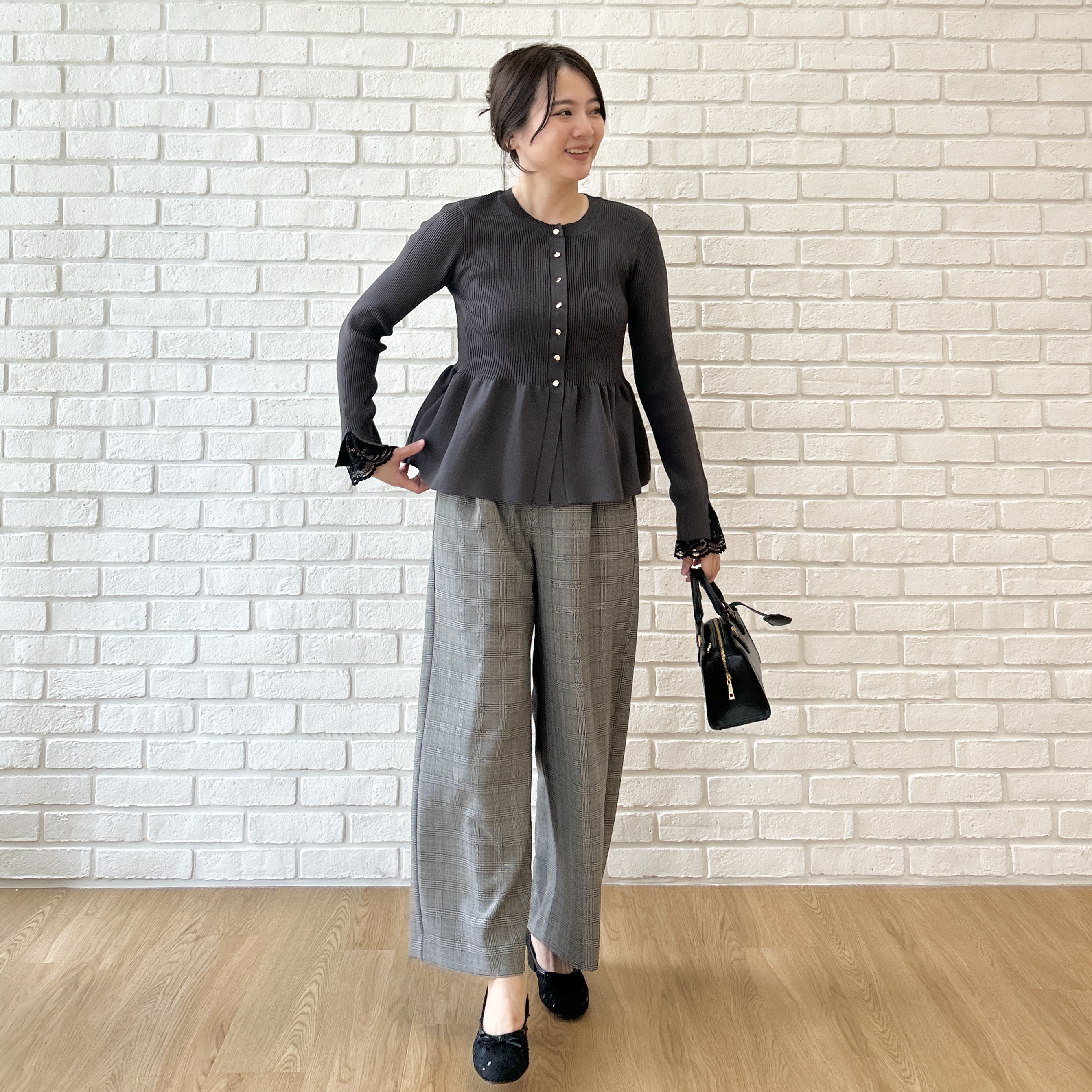 shinoさんの「Couture brooch｜【上品見えの袖レース】ペプラム カーディガン」を使ったコーディネート