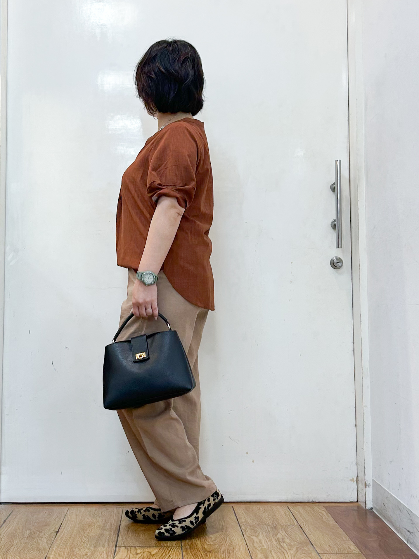 haruさんの「SHOO･LA･RUE｜【洗濯後しわになりにくい/インせずきまる】お袖のハシゴレースで涼やかに 麻調スキッパーブラウス」を使ったコーディネート